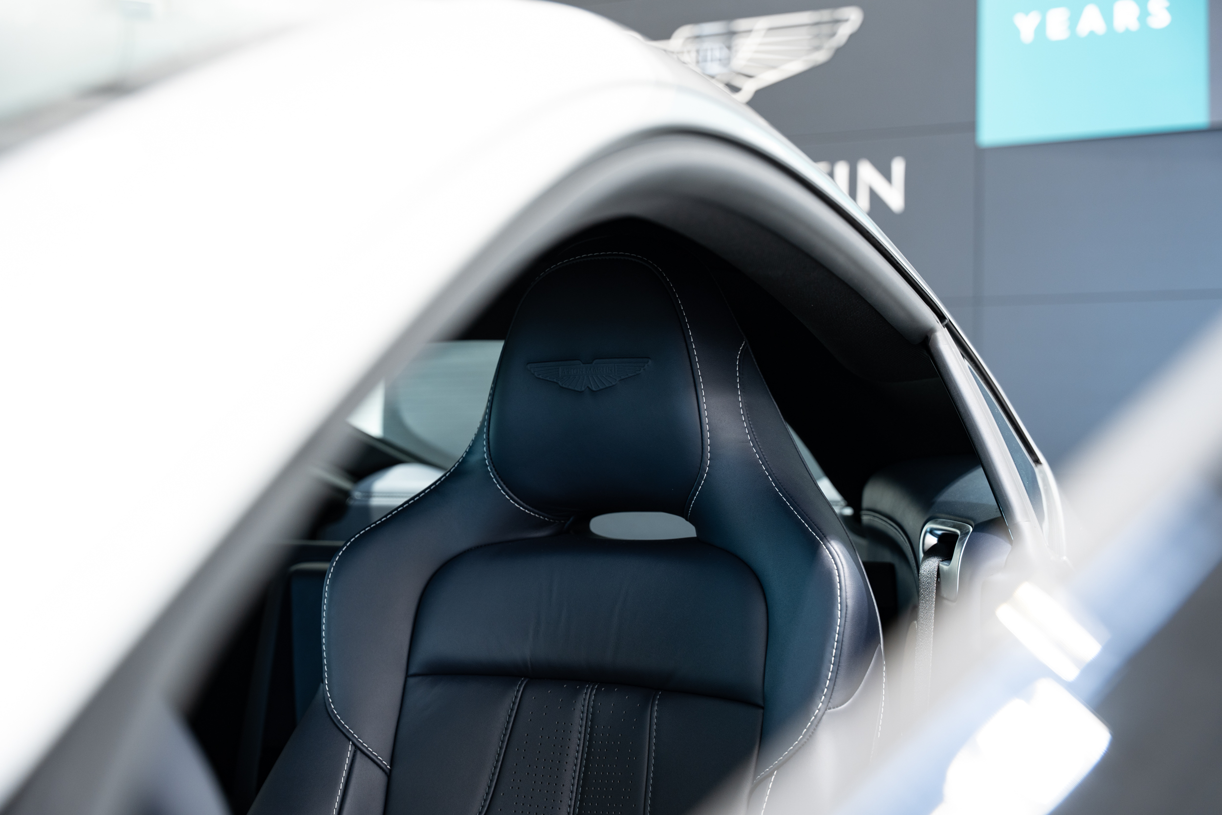 Ready2Drive Vantage Coupe Aluminite Silver (RESERVED) - 17