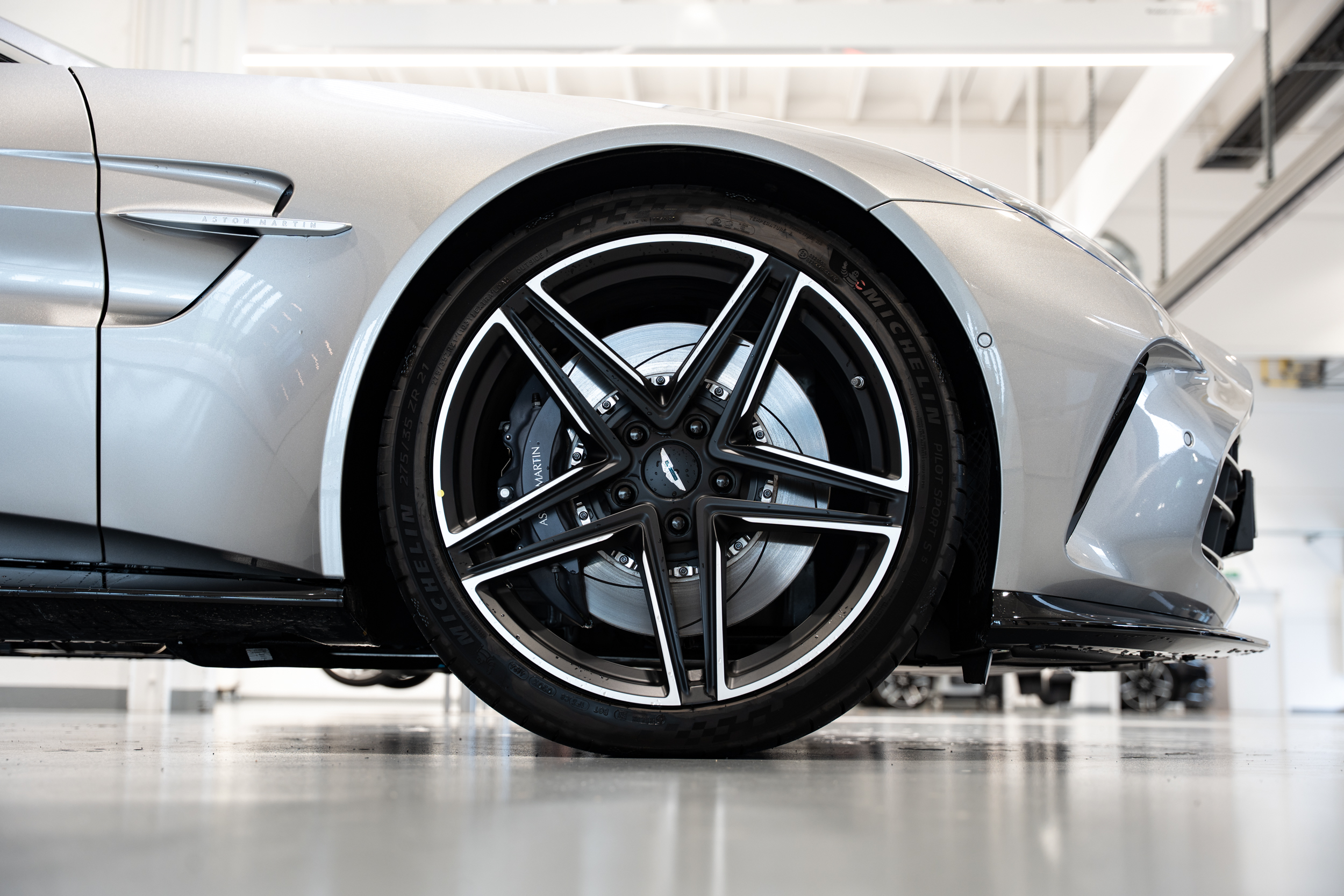 Vantage Coupé Aluminite Silver - 10