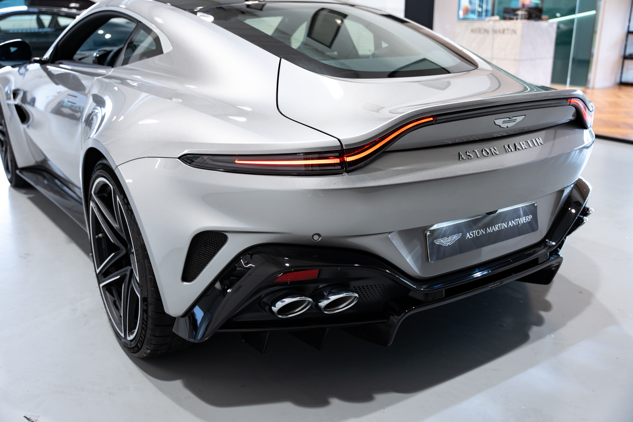 Vantage Coupé Aluminite Silver - 4