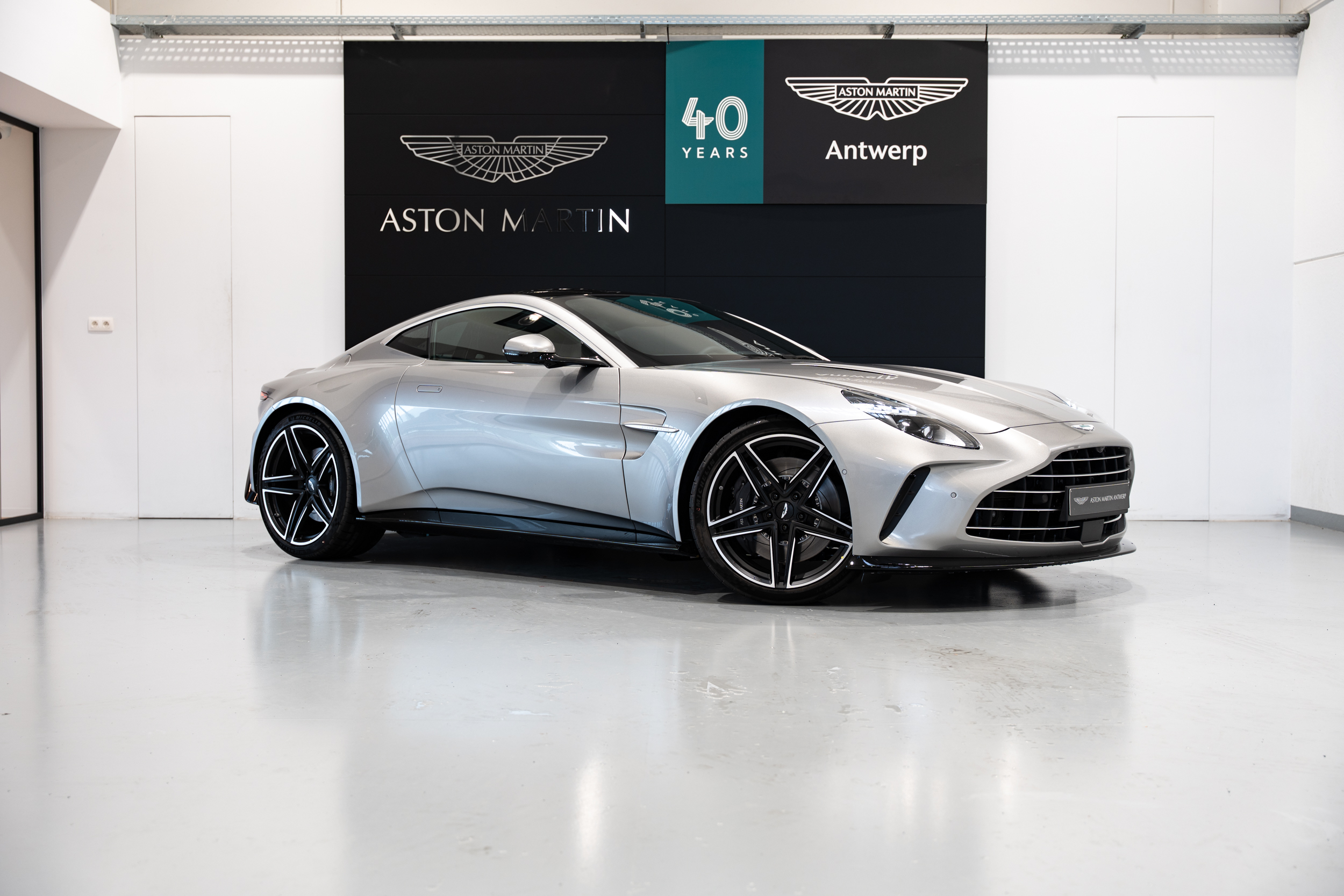 Vantage Coupé Aluminite Silver