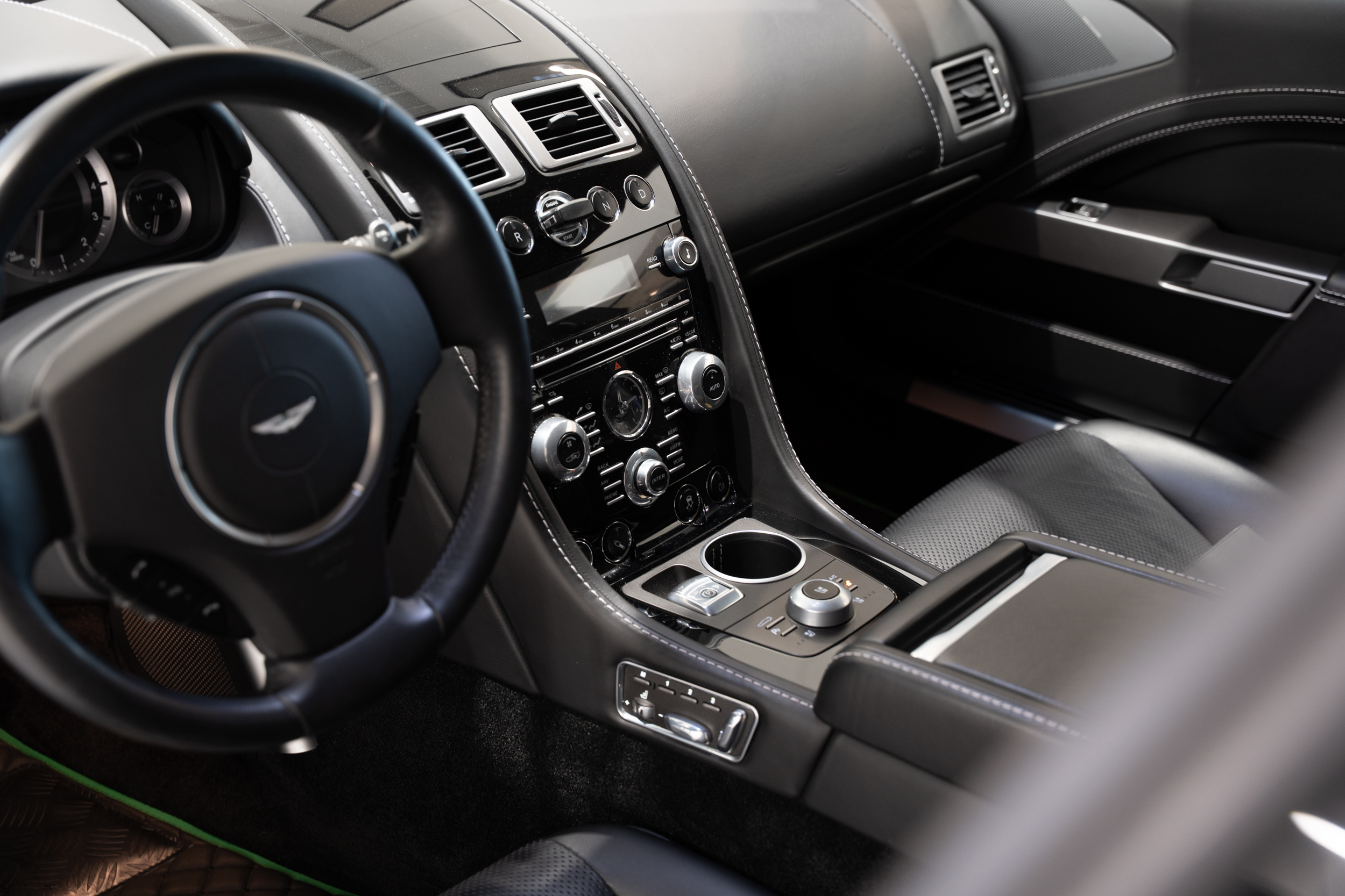 Vantage Coupé Aluminite Silver - 15