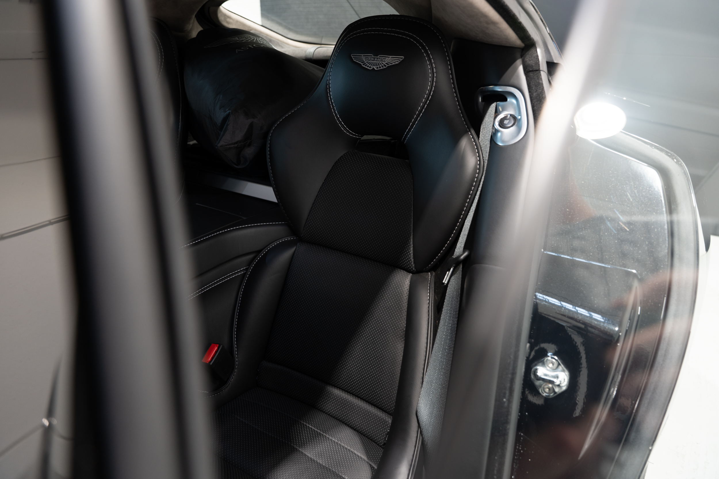 Vantage Coupé Aluminite Silver - 19