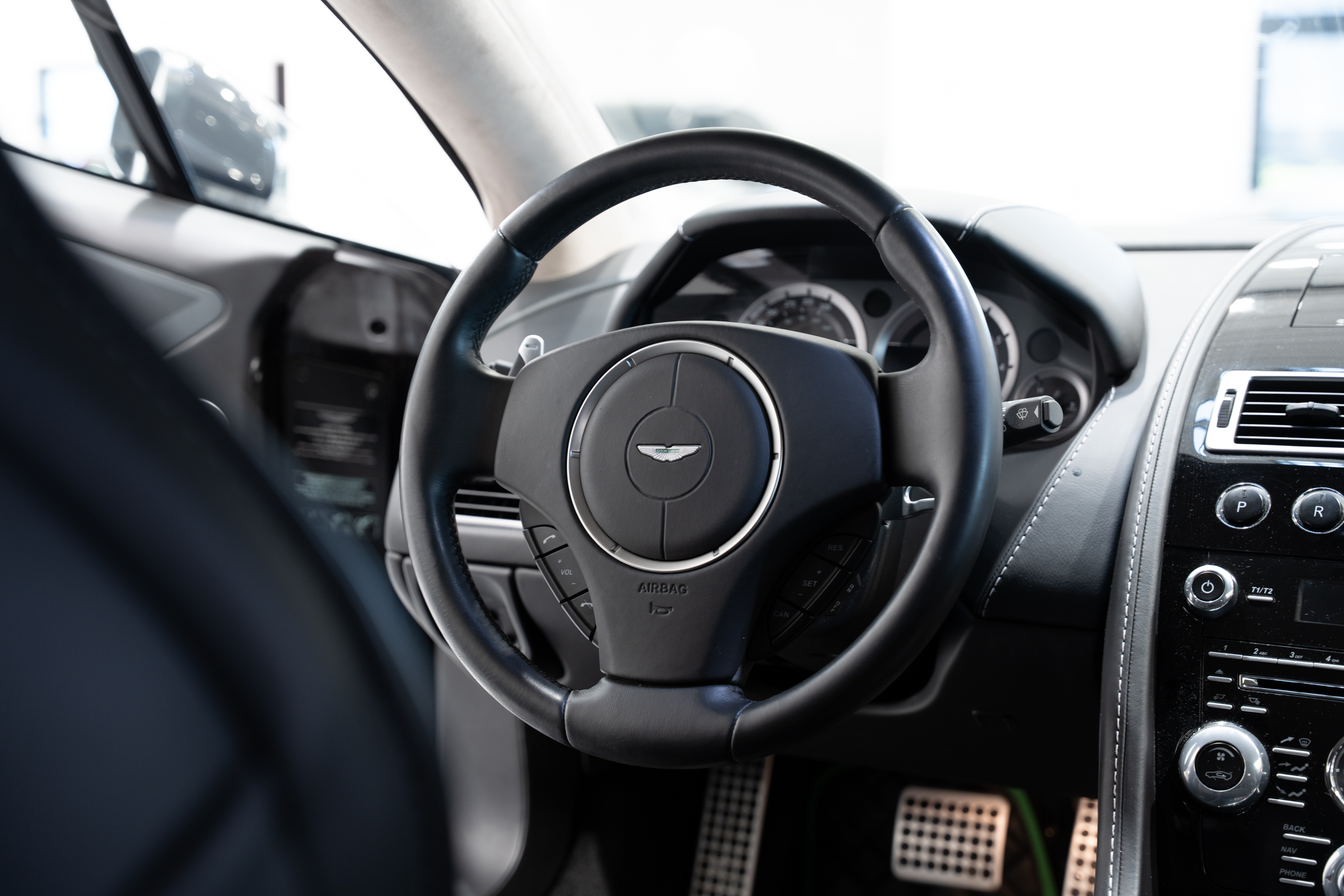 Vantage Coupé Aluminite Silver - 13