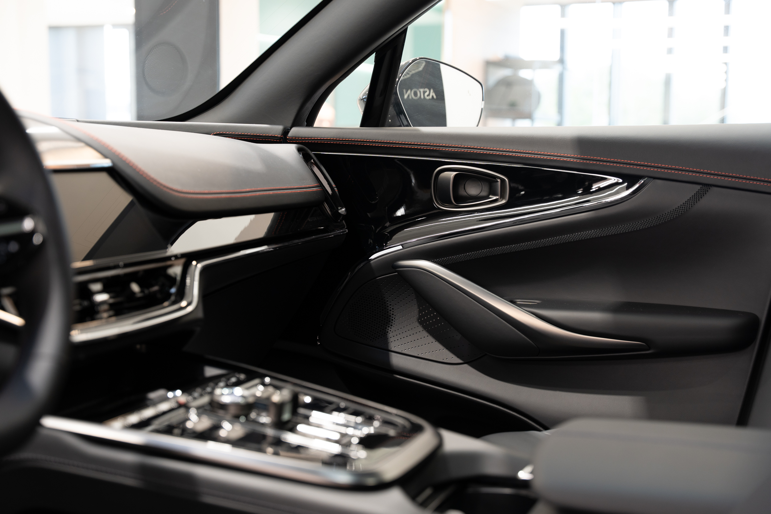 DBX 707 Magnetic Silver - 11