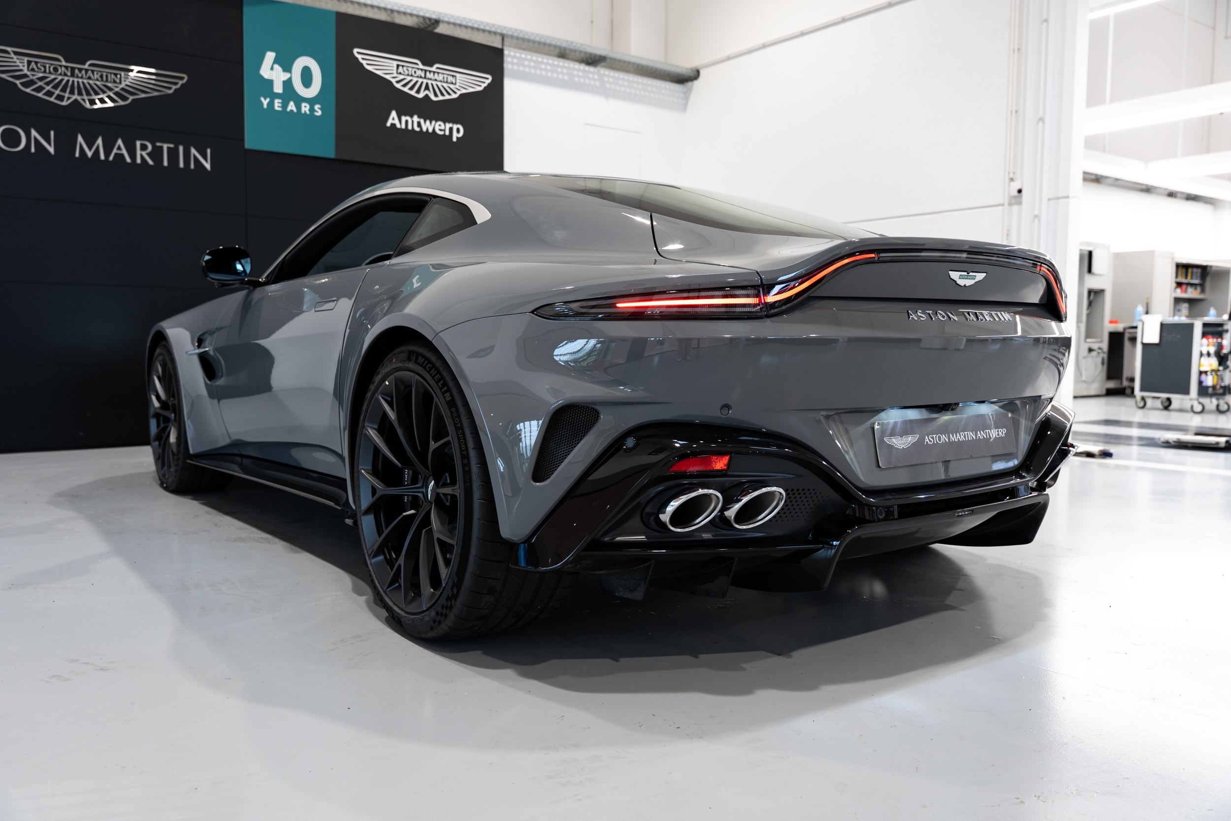 Vantage Coupé China Grey - 6