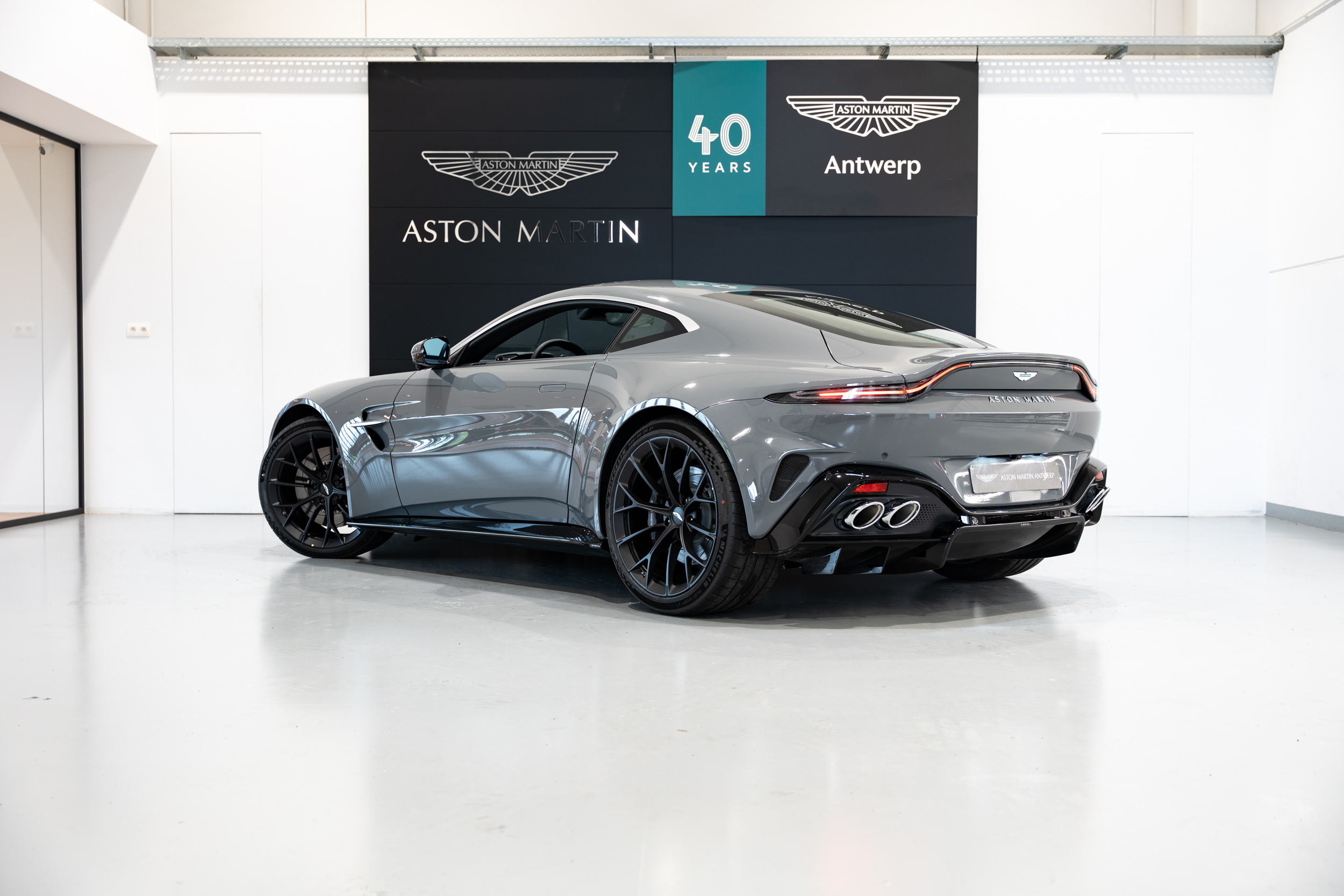 Vantage Coupé China Grey - 2