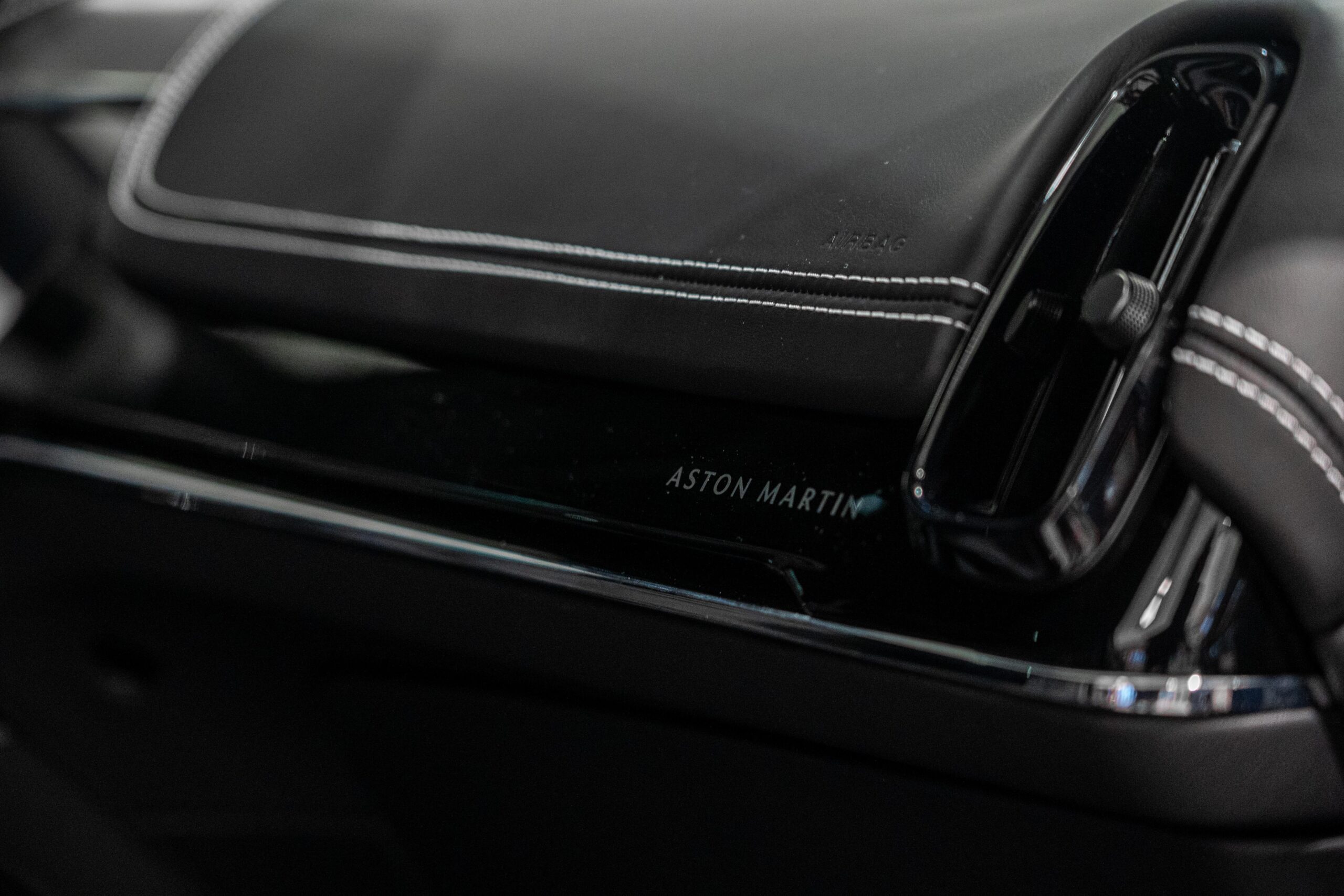 Ready2Drive New DBX S Aluminite Silver - 21