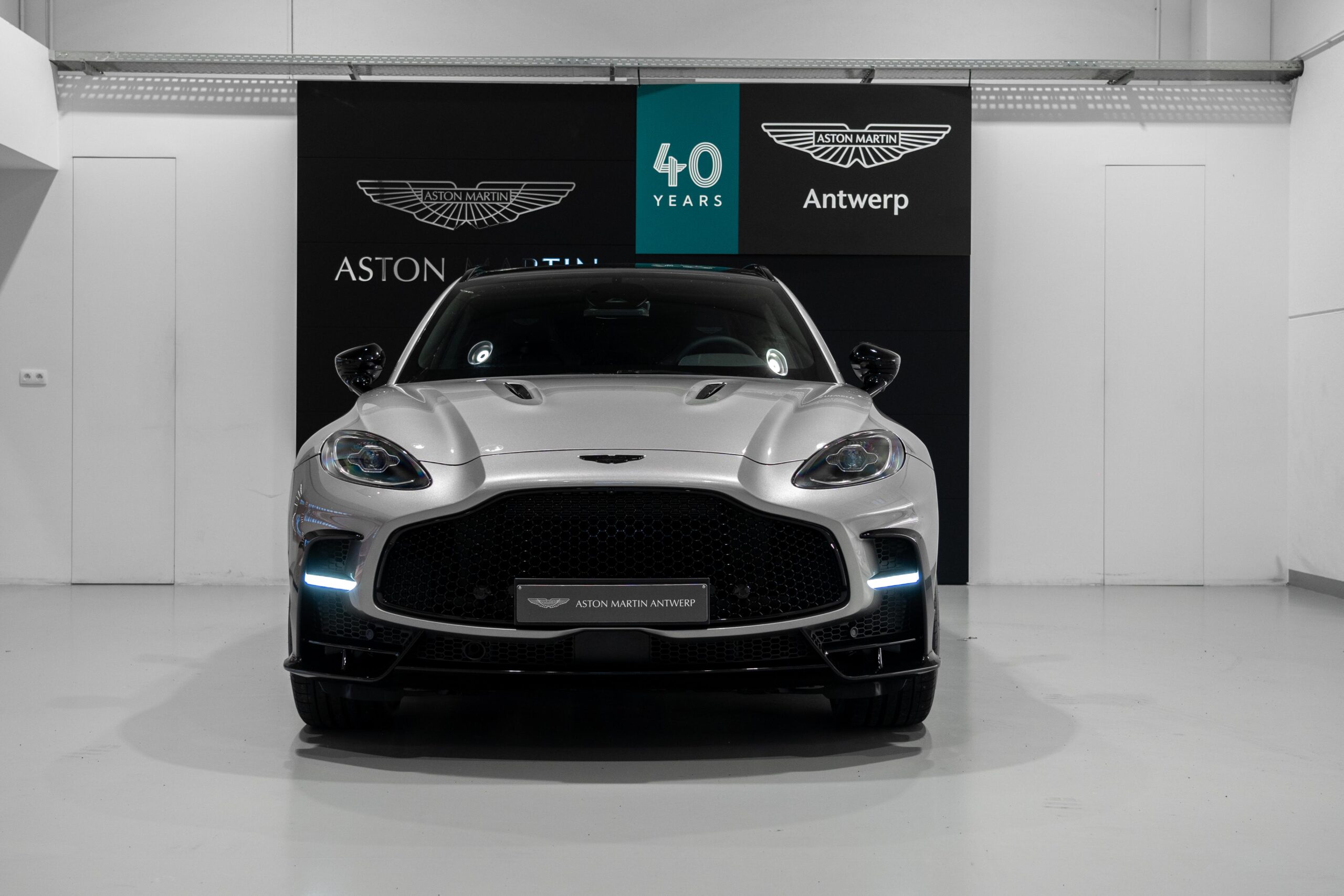 Ready2Drive New DBX S Aluminite Silver - 0