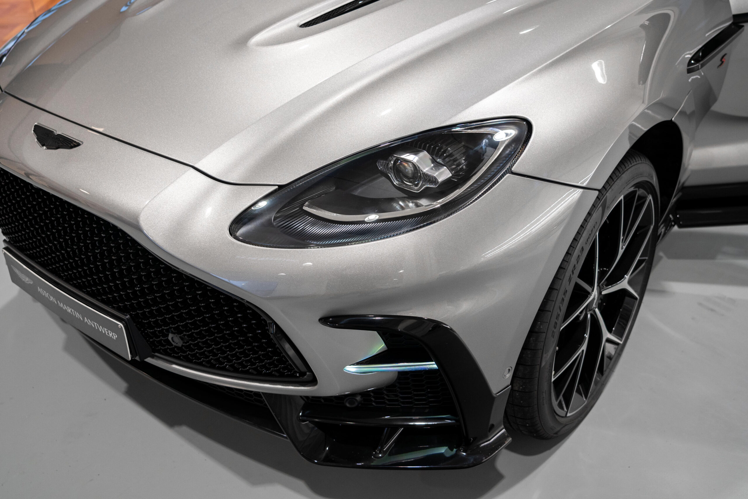 Ready2Drive New DBX S Aluminite Silver - 5