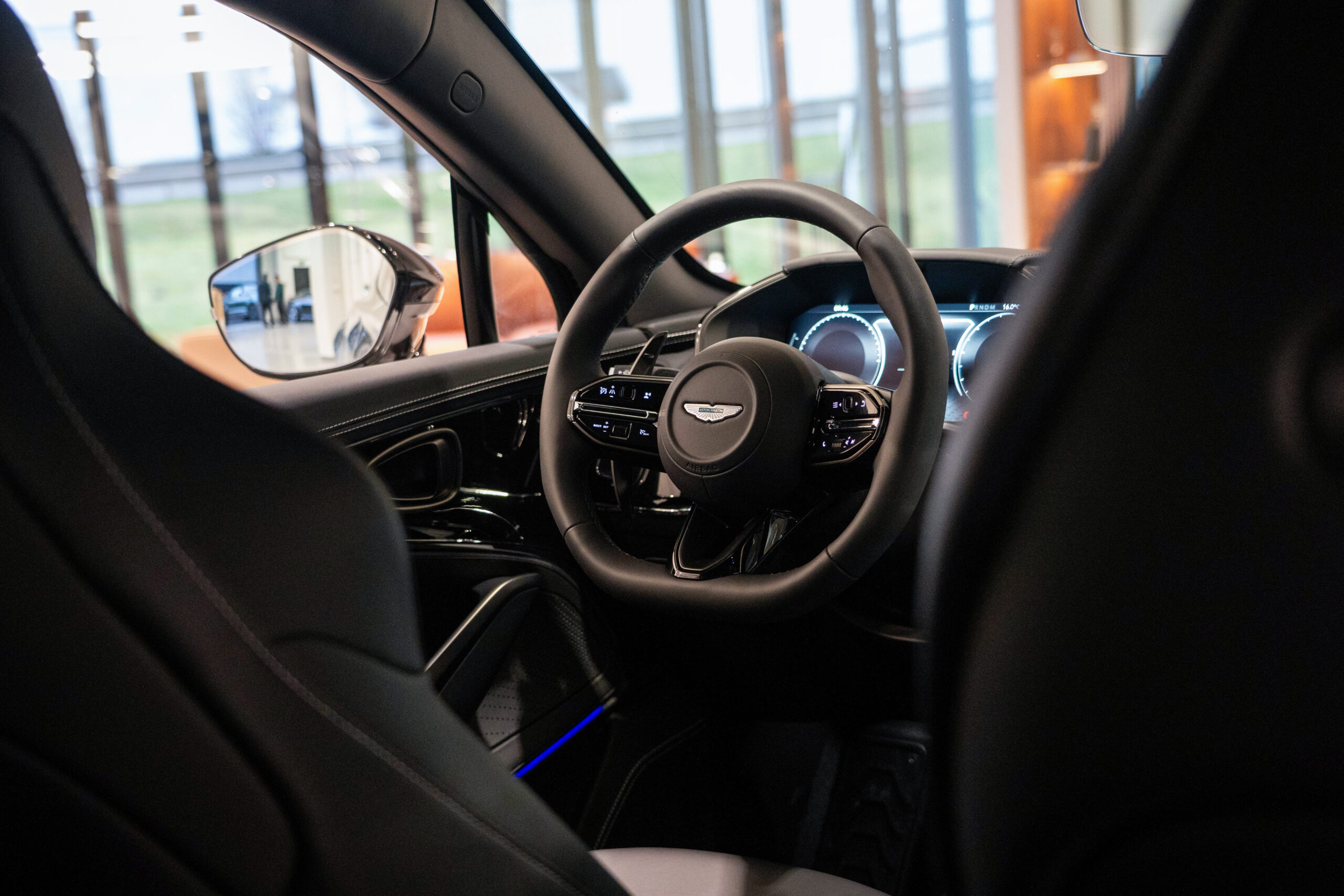 Ready2Drive New DBX S Aluminite Silver - 11