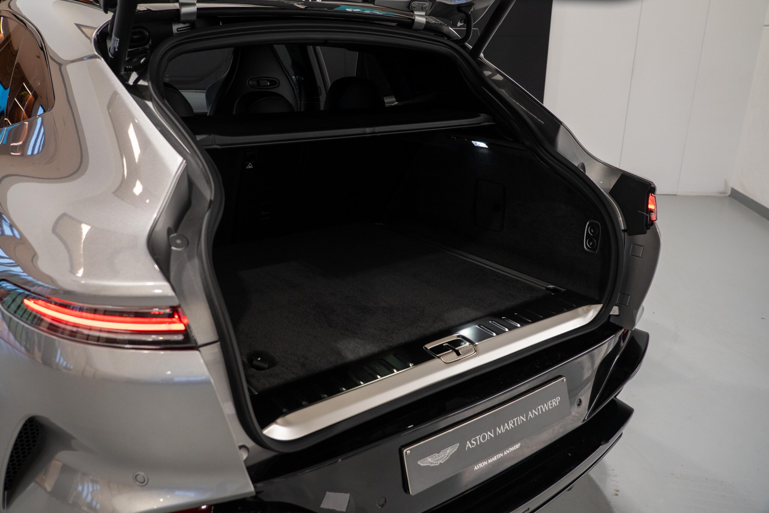 Ready2Drive New DBX S Aluminite Silver - 10