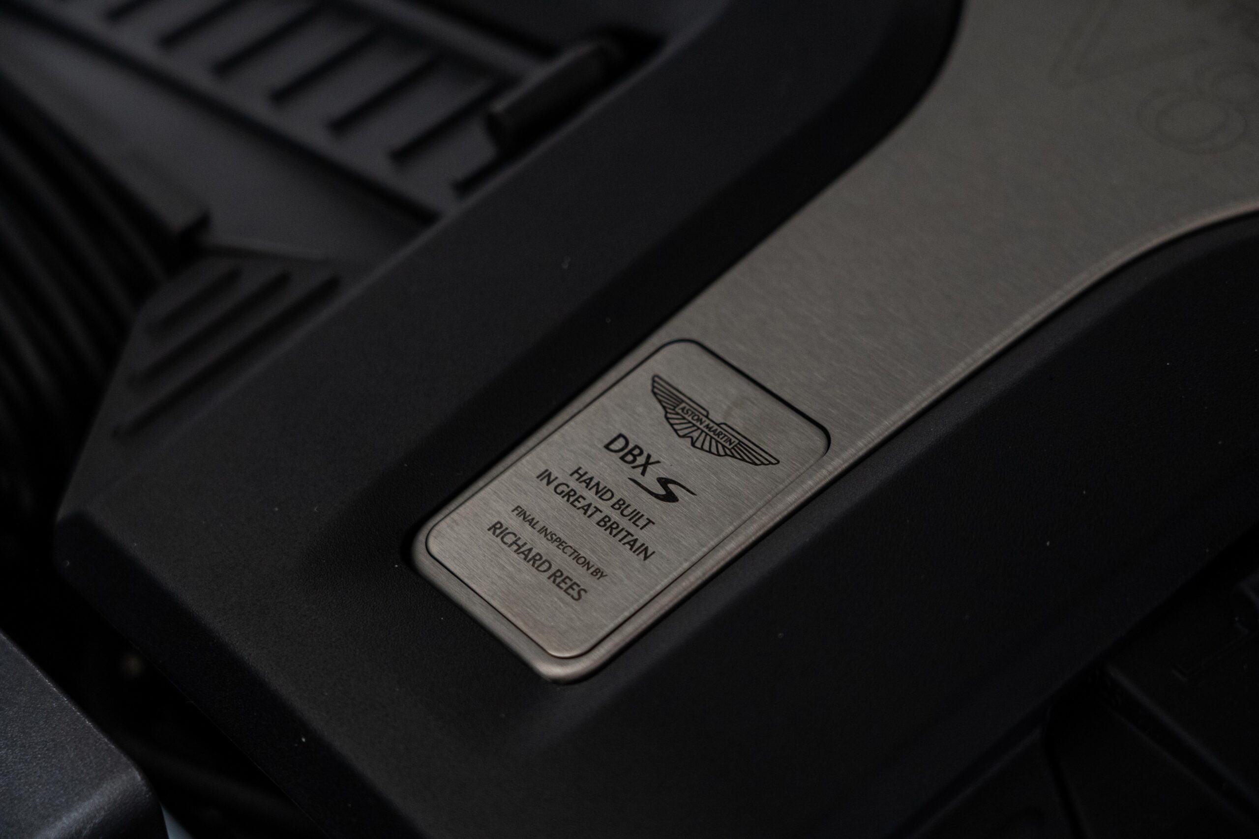 Ready2Drive New DBX S Aluminite Silver - 19