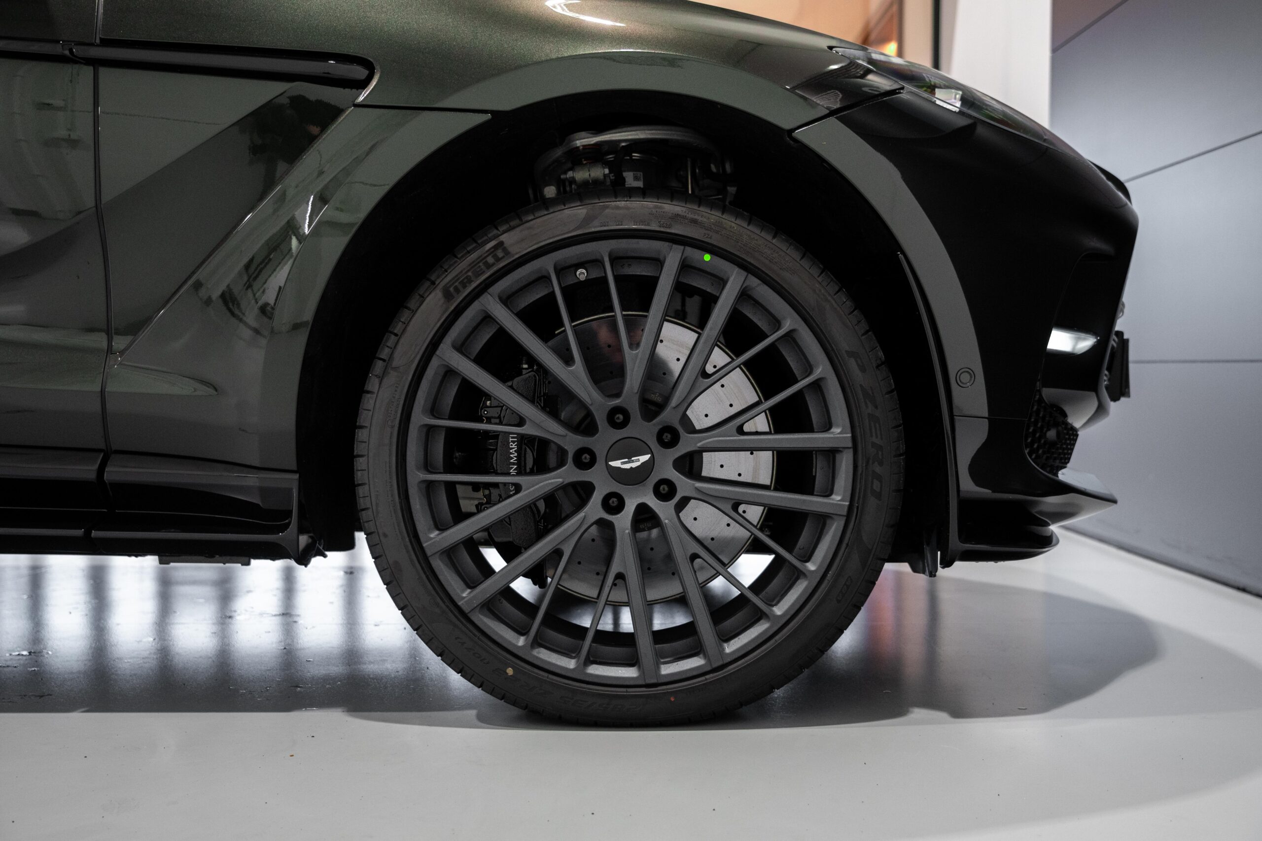 Ready2Drive DBX 707 Minotaur Green - 6