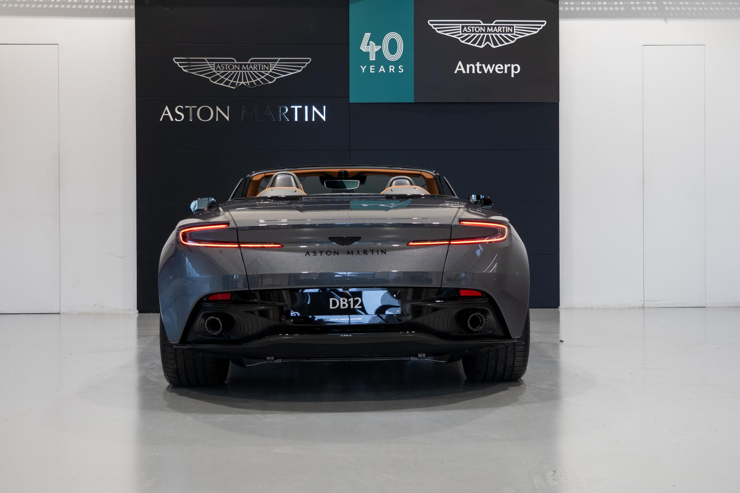 Ready2Drive DB12 Volante Xenon Grey - 7