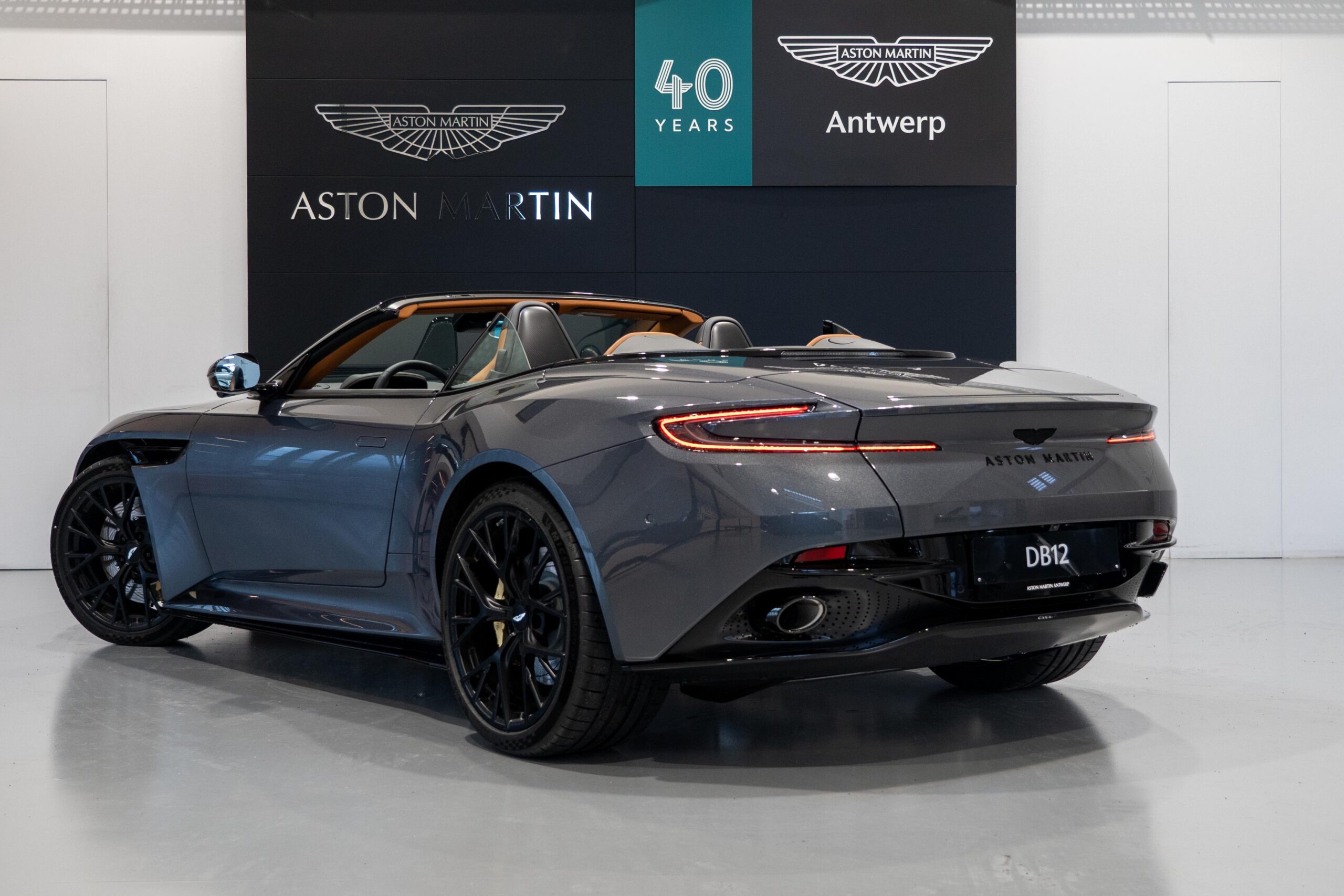 Ready2Drive DB12 Volante Xenon Grey - 3