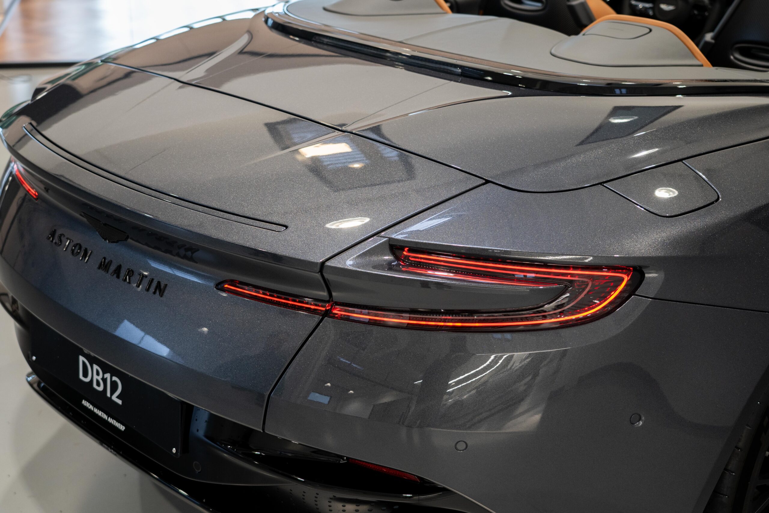 Ready2Drive DB12 Volante Xenon Grey - 8