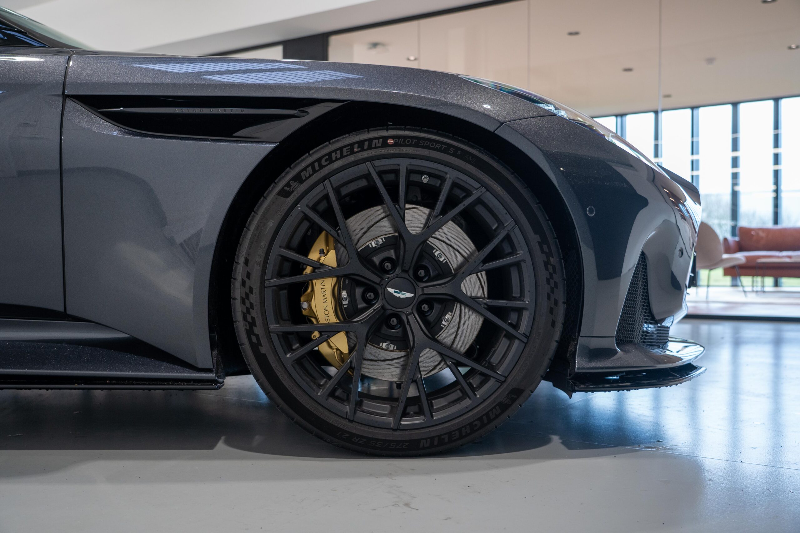 Ready2Drive DB12 Volante Xenon Grey - 10