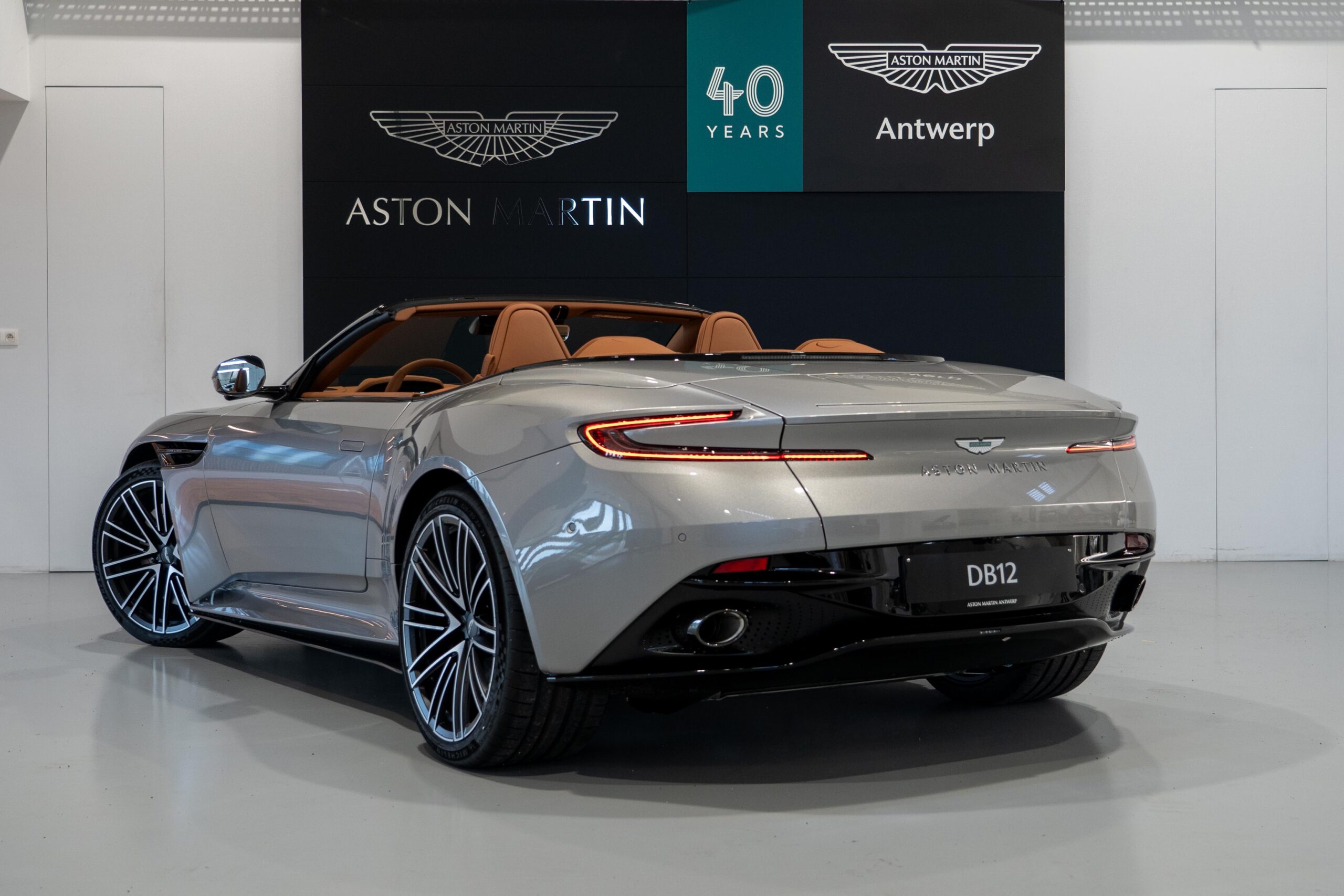 Ready2Drive DB12 Volante Aluminite Silver - 1