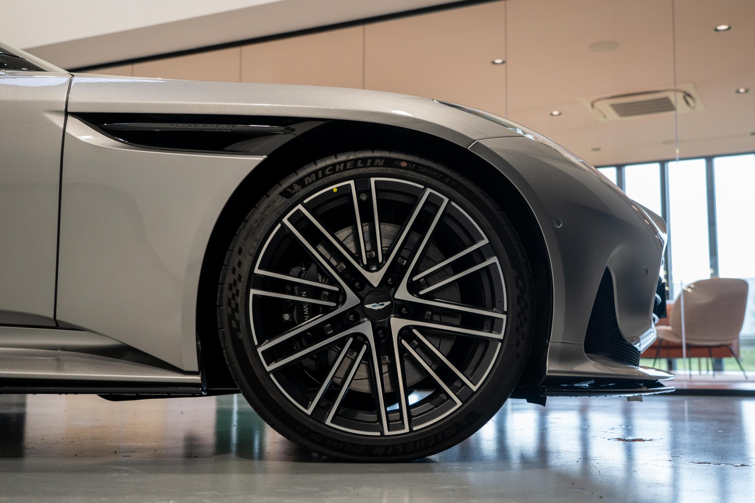 Ready2Drive DB12 Volante Aluminite Silver - 6