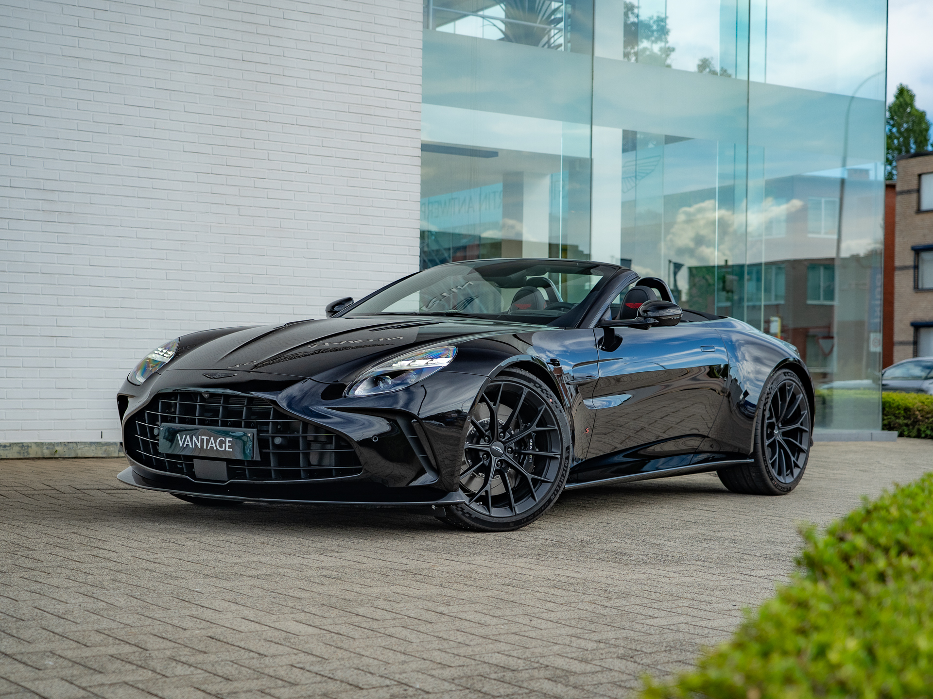 Ready2Drive Vantage S Roadster Onyx Black