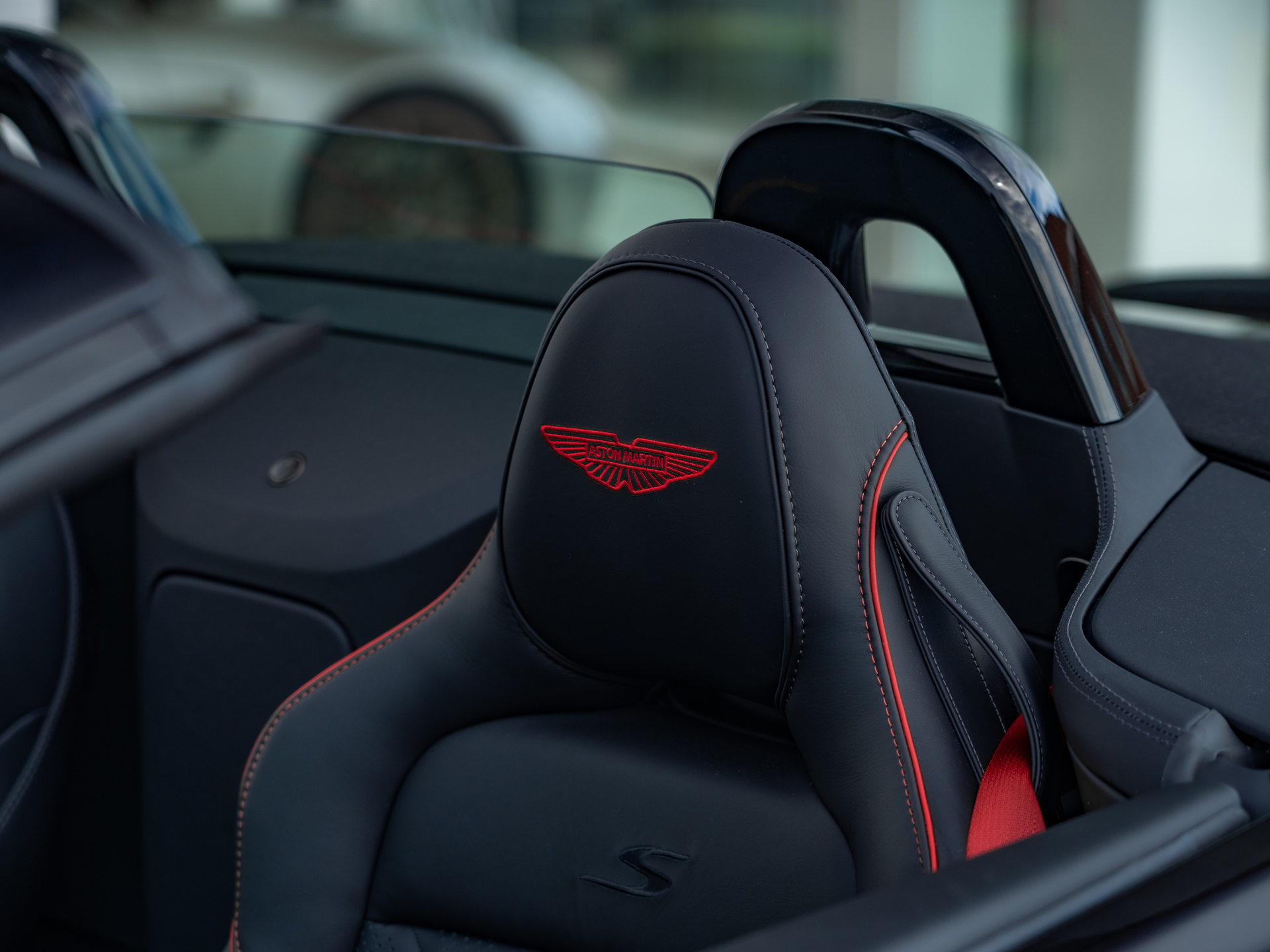 Ready2Drive Vantage S Roadster Onyx Black - 19