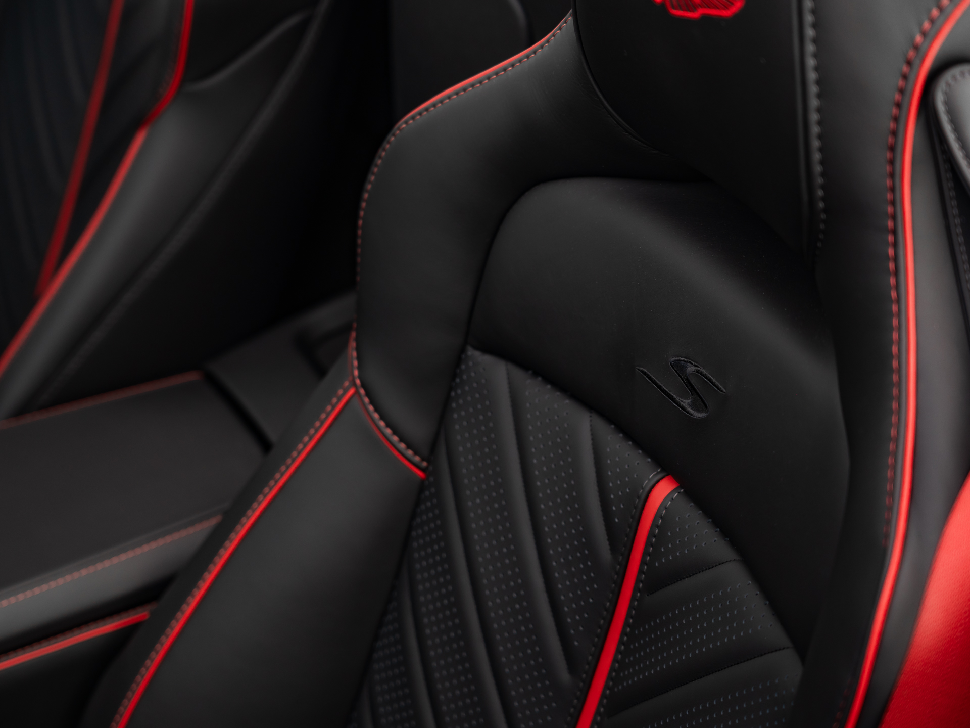 Ready2Drive Vantage S Roadster Onyx Black - 37