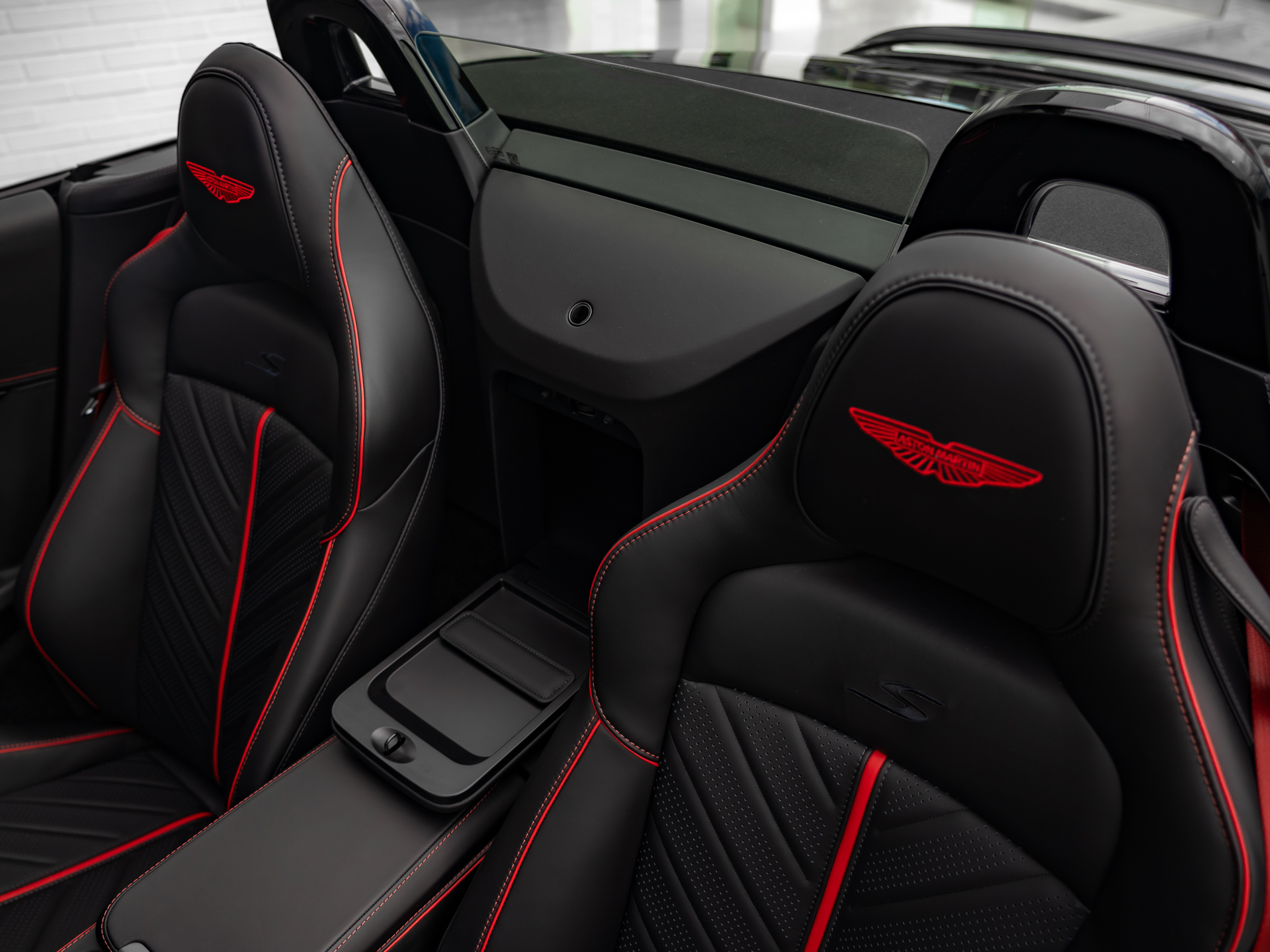 Ready2Drive Vantage S Roadster Onyx Black - 54
