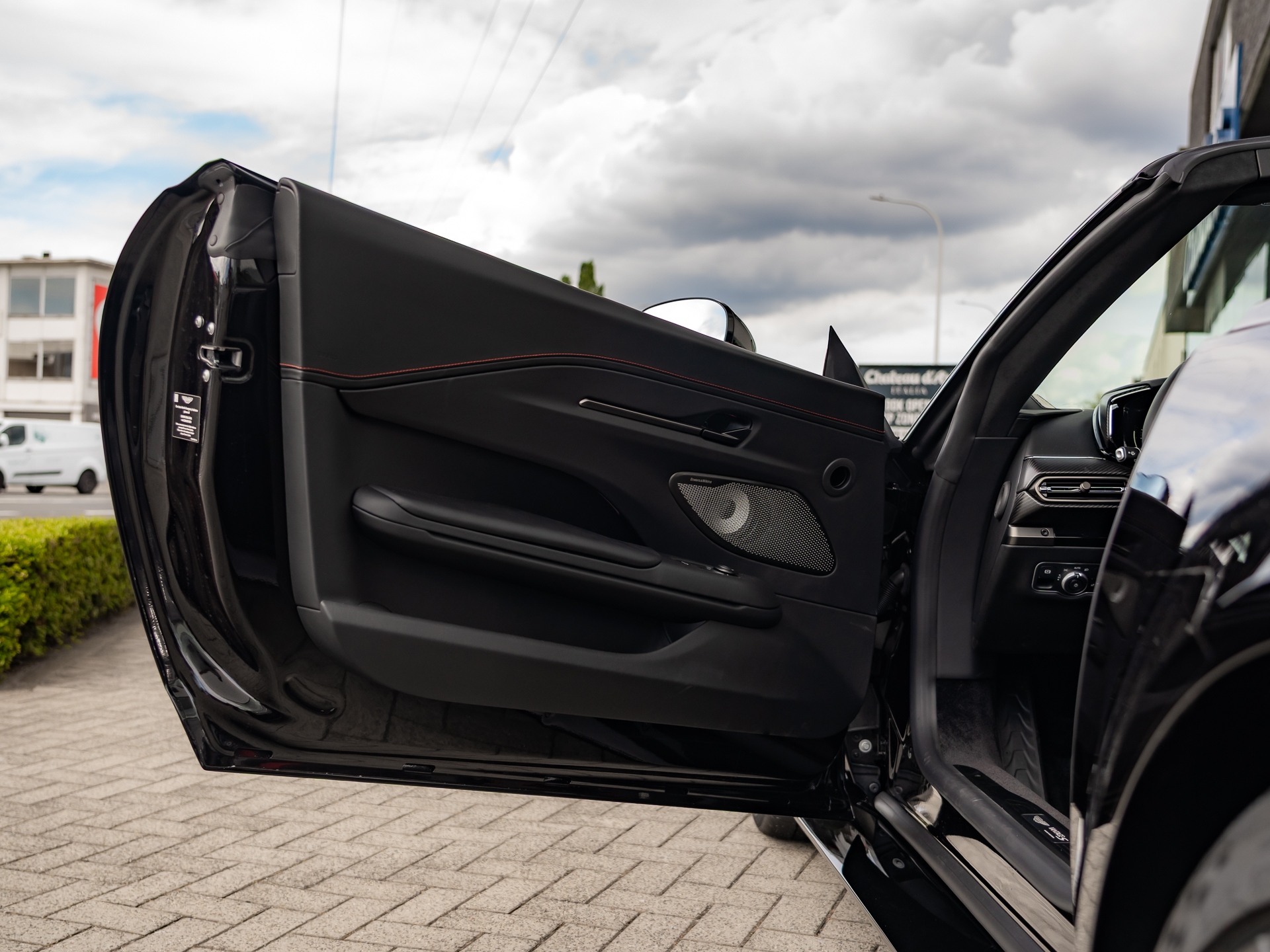 Ready2Drive Vantage S Roadster Onyx Black - 32