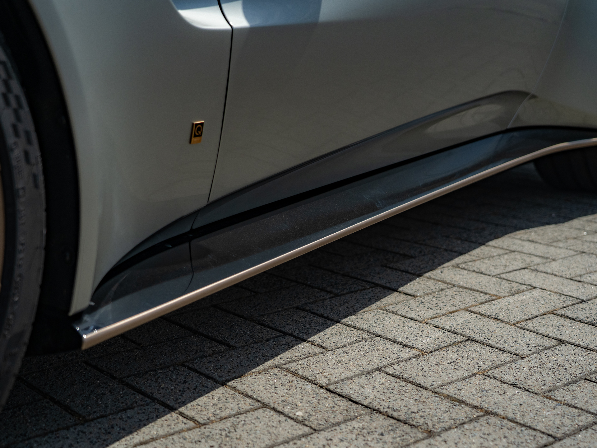 Ready2Drive Vantage S Roadster Silver Birch by Q - 17