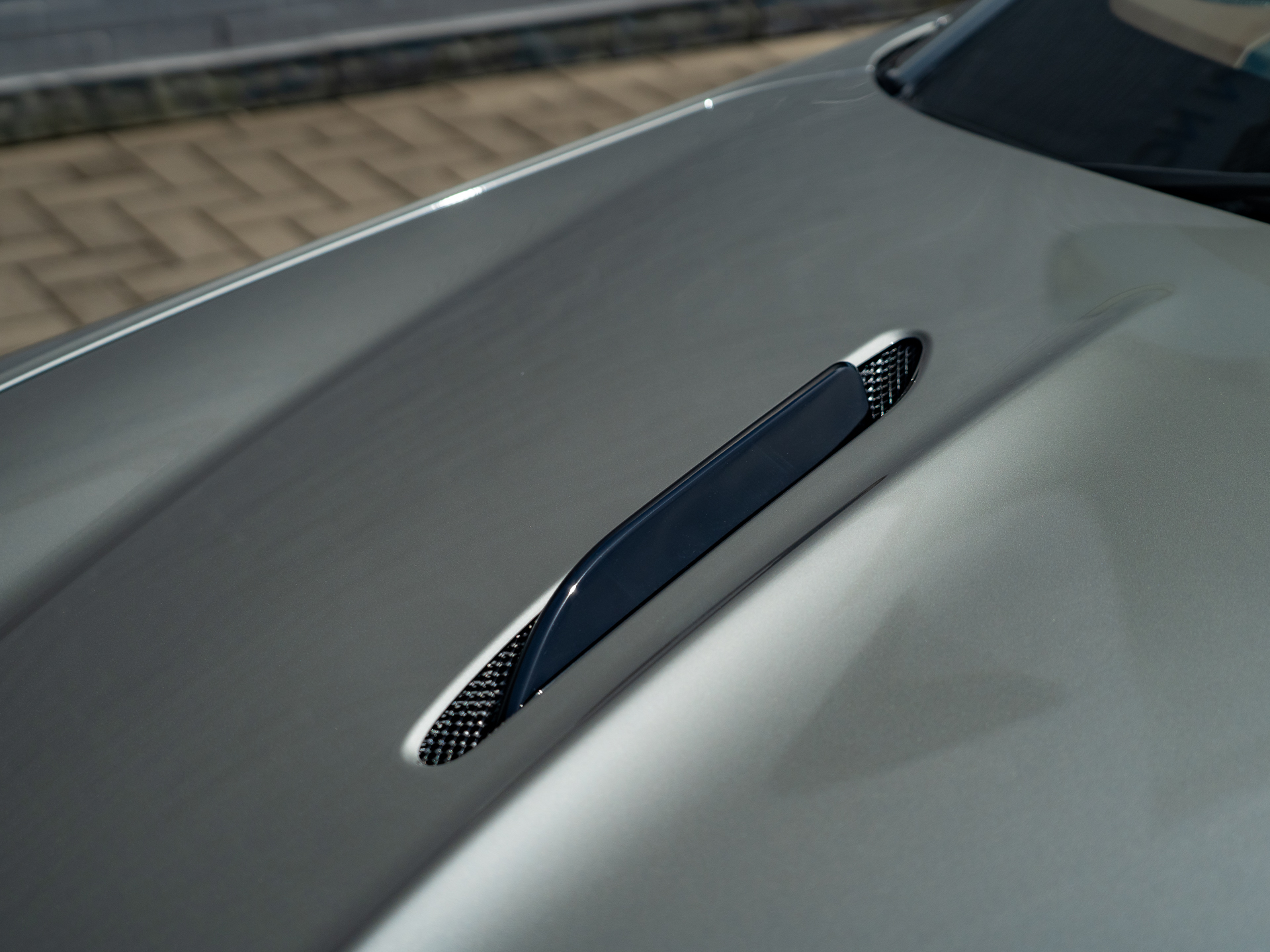 Ready2Drive Vantage S Roadster Silver Birch by Q - 18