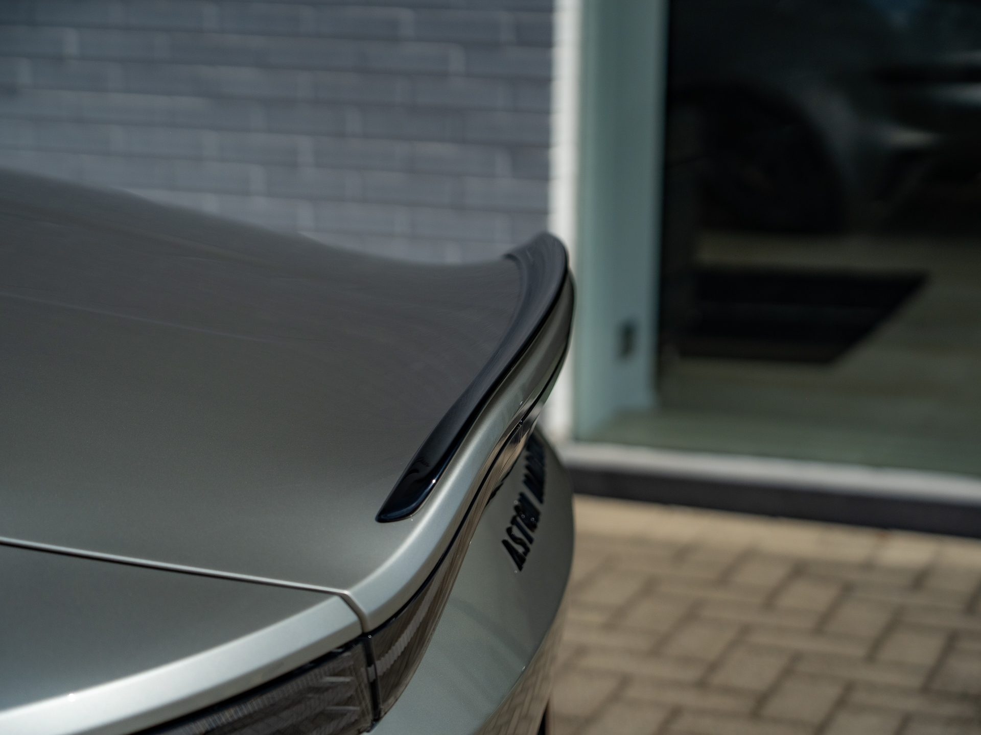 Ready2Drive Vantage S Roadster Silver Birch by Q - 24