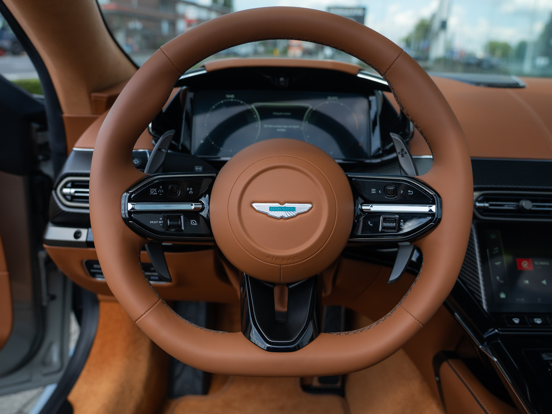 Ready2Drive Vantage S Roadster Silver Birch by Q - 46