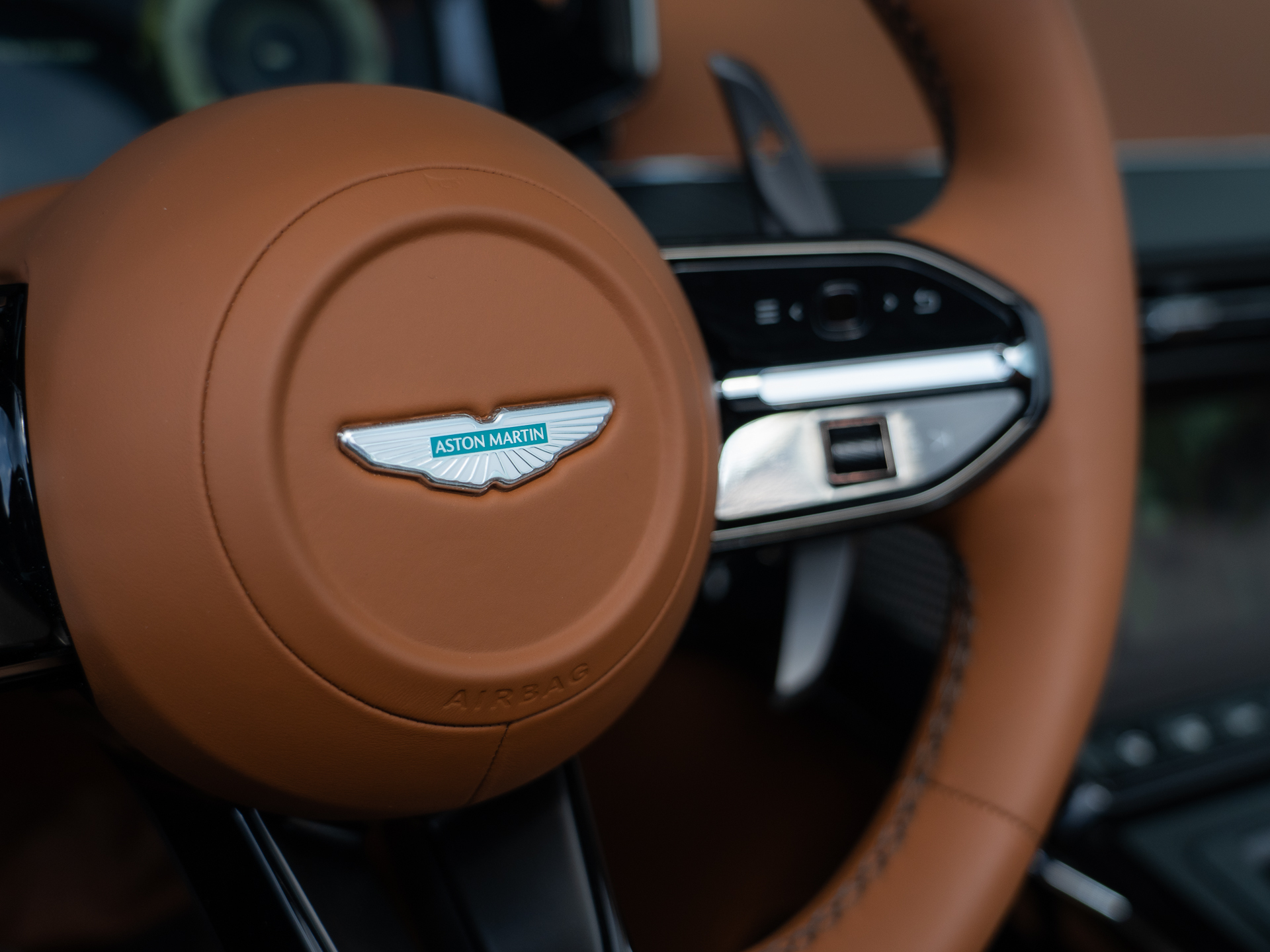 Ready2Drive Vantage S Roadster Silver Birch by Q - 56