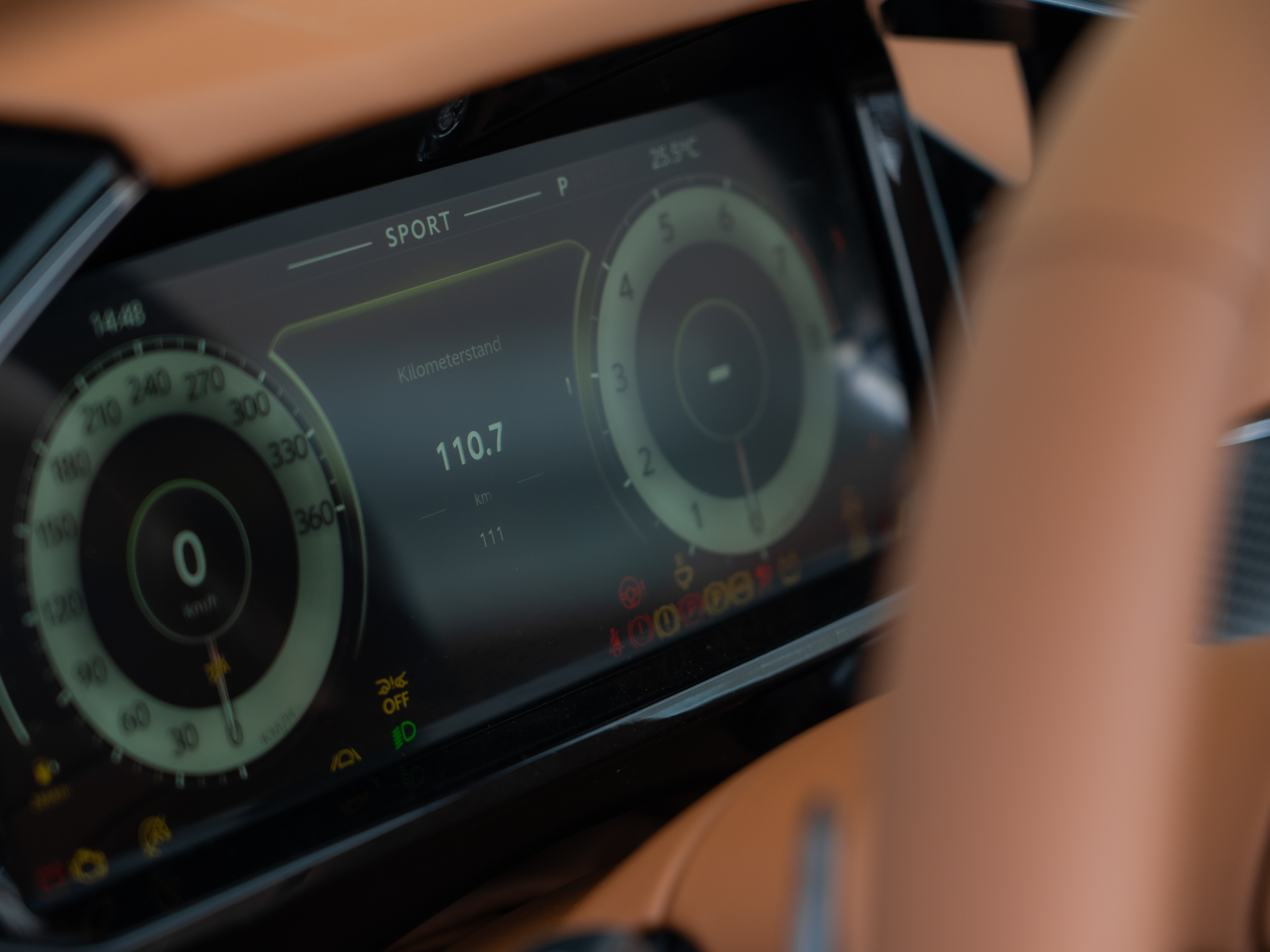 Ready2Drive Vantage S Roadster Silver Birch by Q - 59