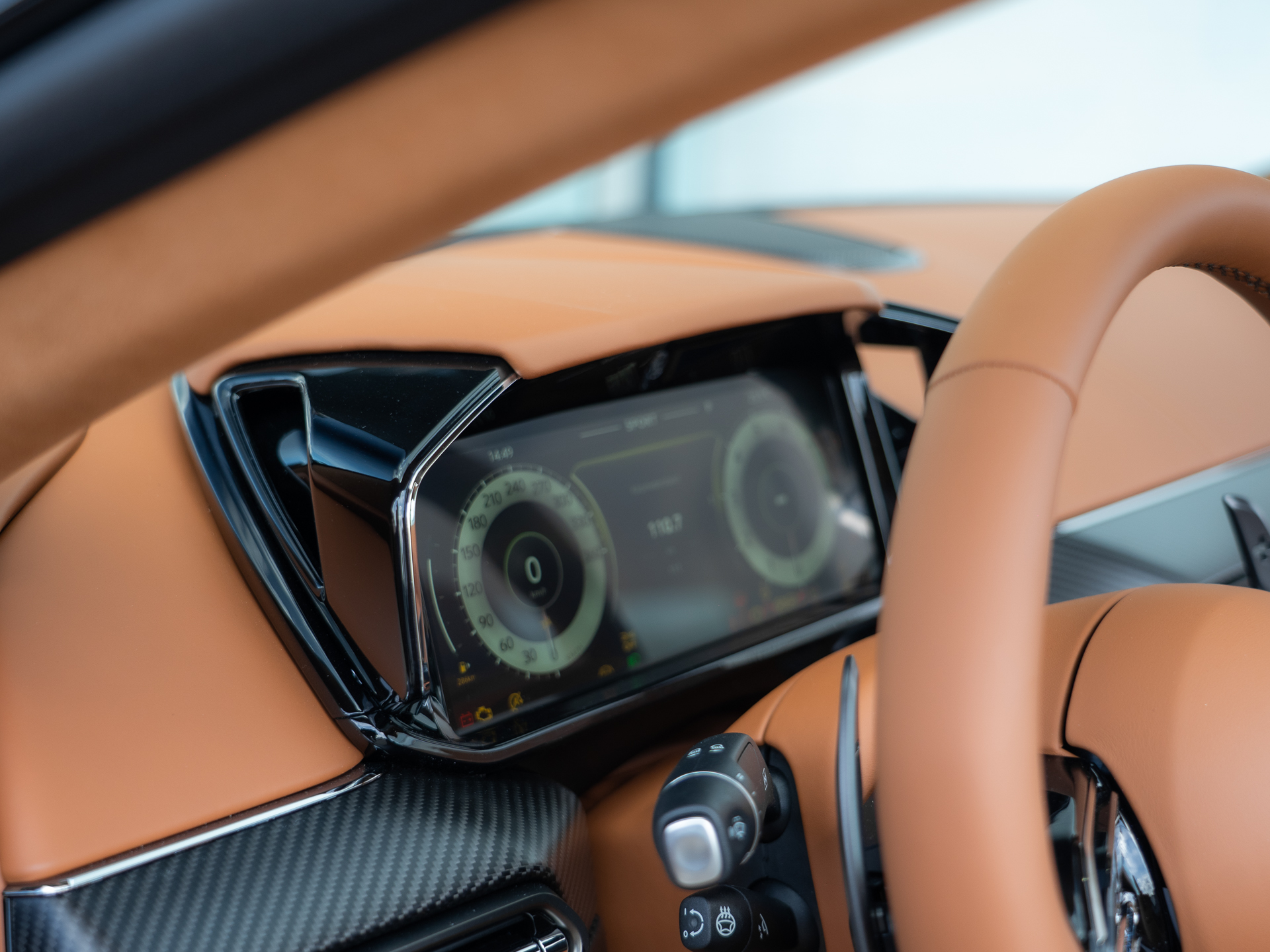 Ready2Drive Vantage S Roadster Silver Birch by Q - 60