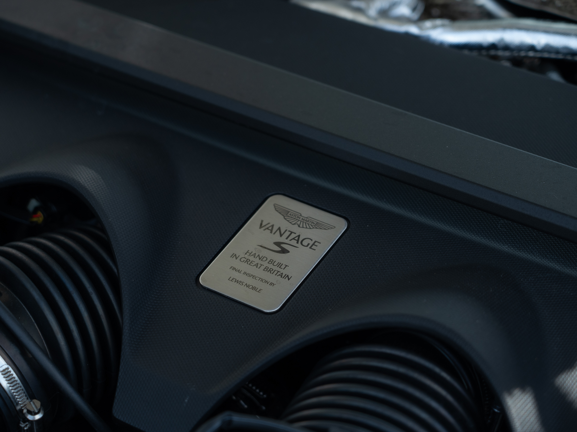 Ready2Drive Vantage S Roadster Silver Birch by Q - 36