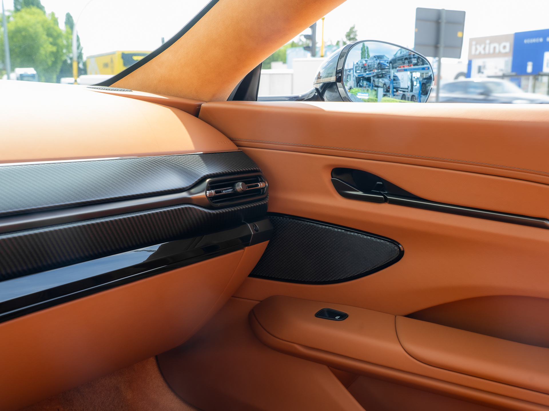 Ready2Drive Vantage S Roadster Silver Birch by Q - 74