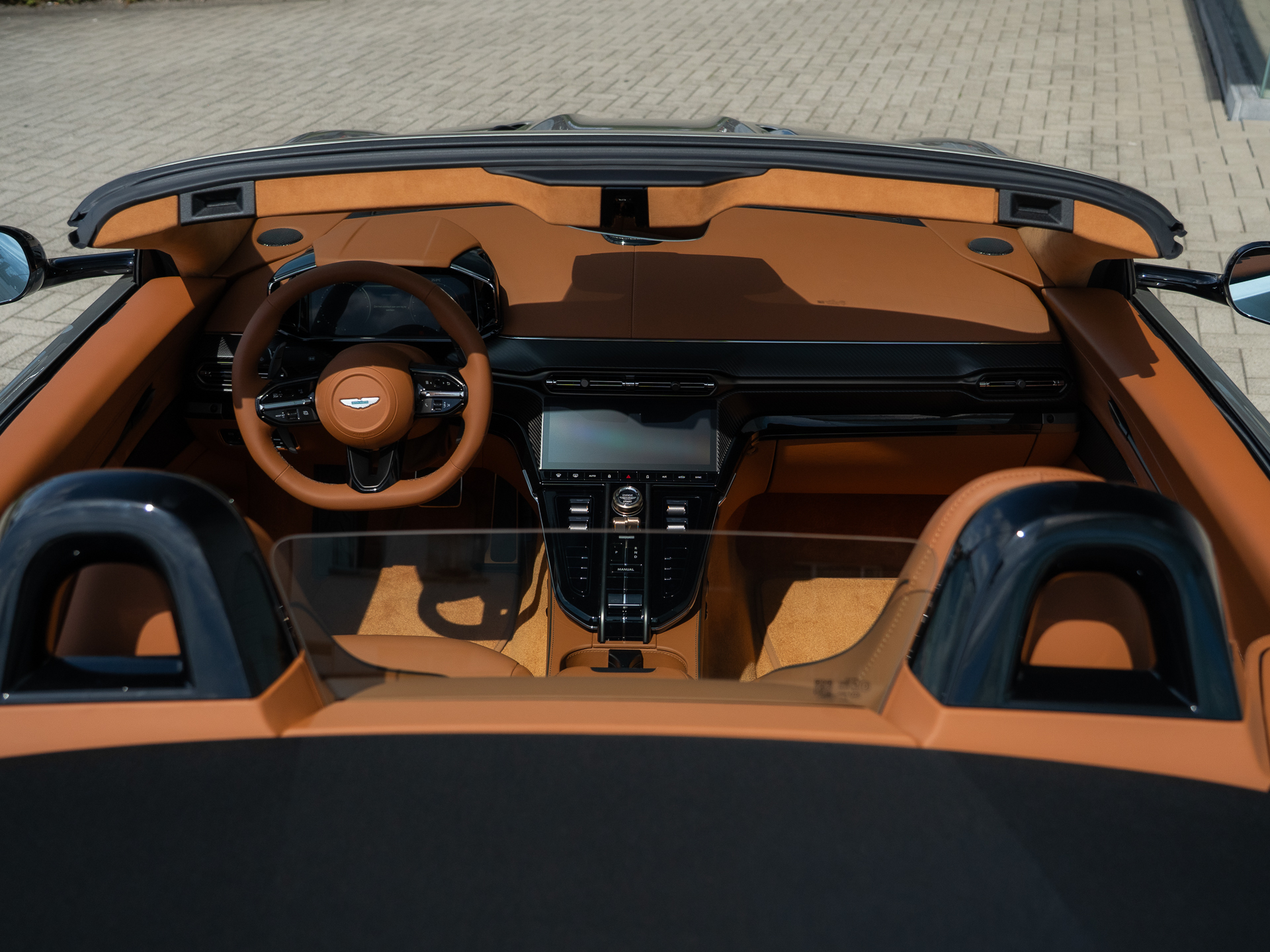 Ready2Drive Vantage S Roadster Silver Birch by Q - 41