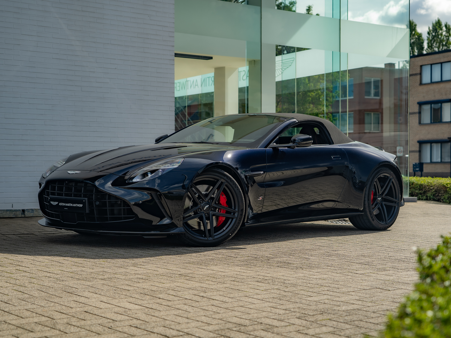 Ready2Drive Vantage S Roadster Ultramarine Black - 18
