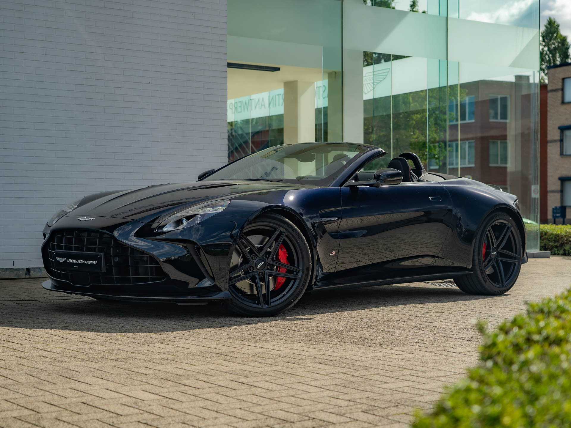 Ready2Drive Vantage S Roadster Ultramarine Black