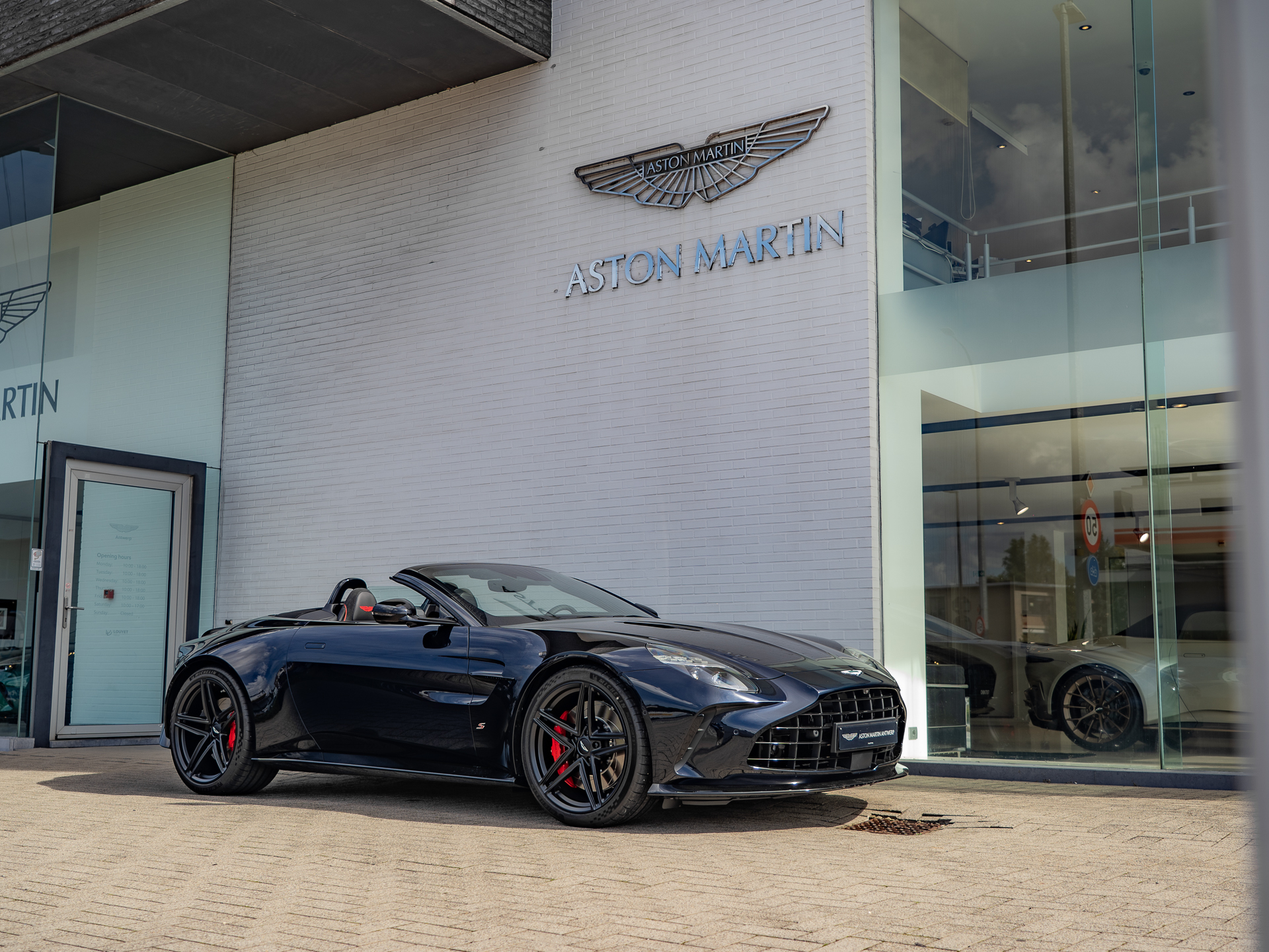 Ready2Drive Vantage S Roadster Ultramarine Black - 37