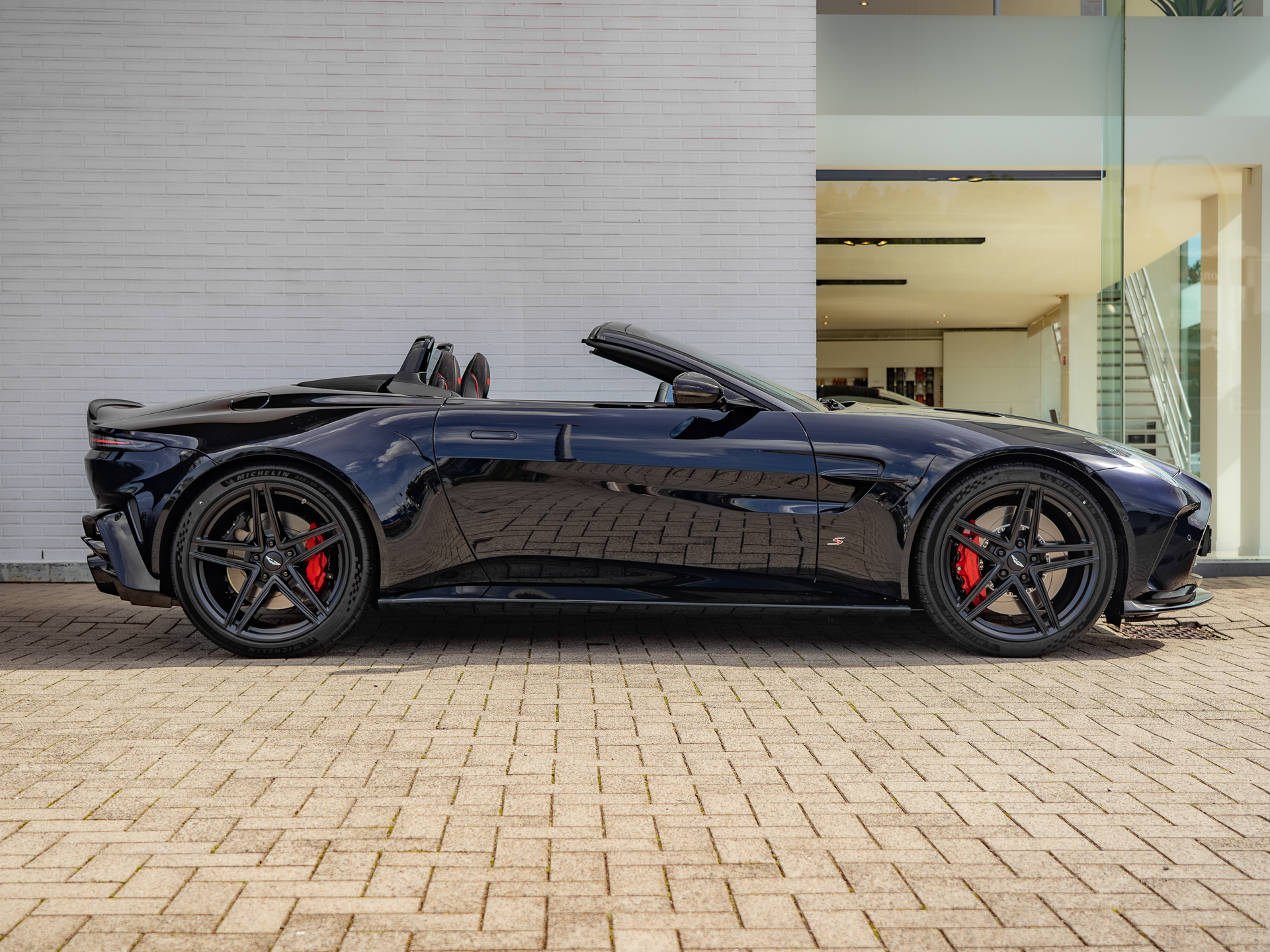 Ready2Drive Vantage S Roadster Ultramarine Black - 22
