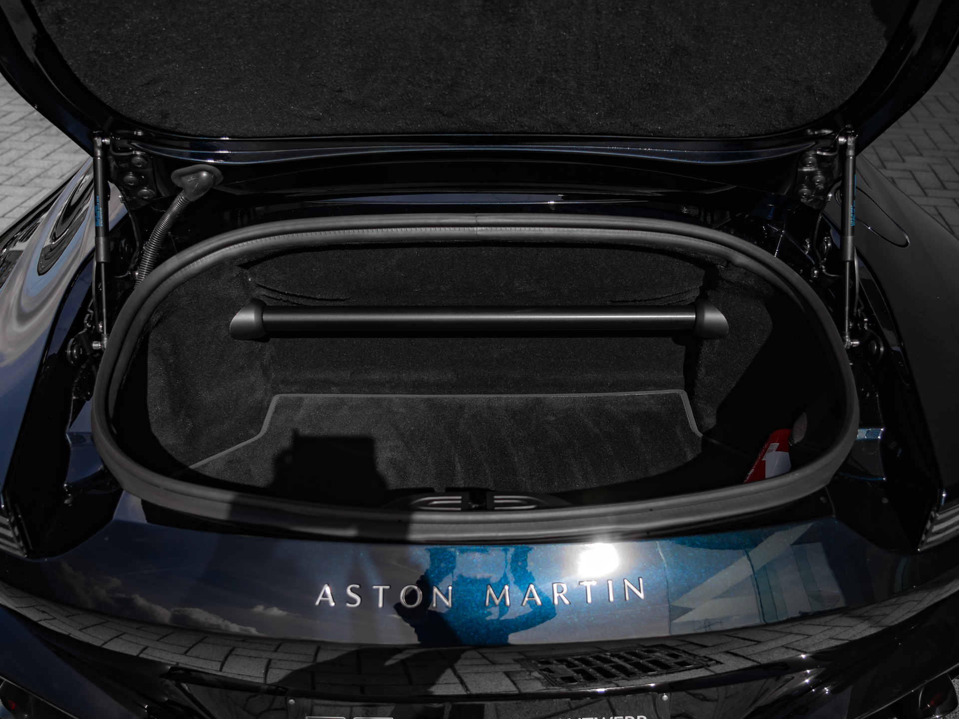 Ready2Drive Vantage S Roadster Ultramarine Black - 43
