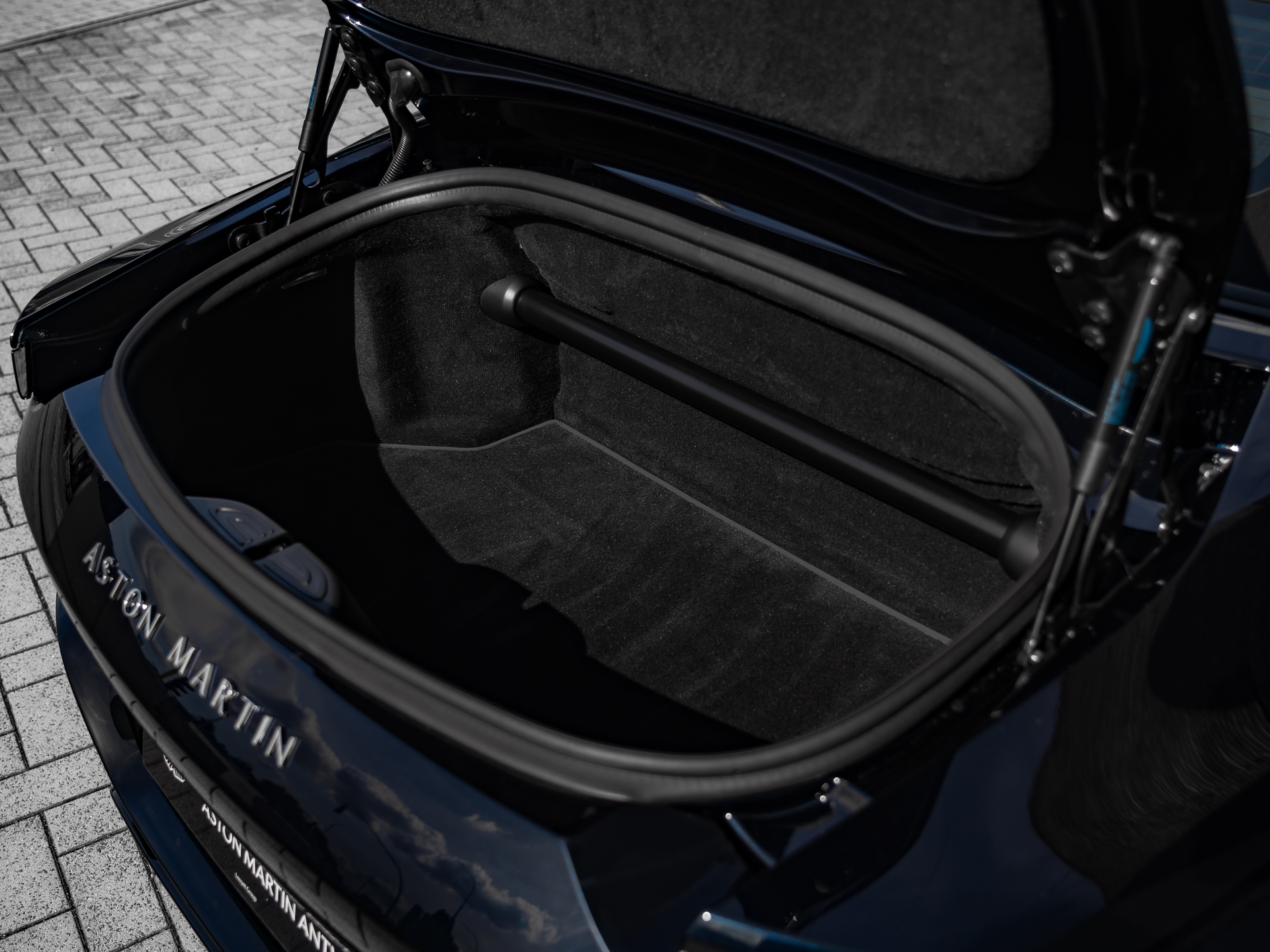 Ready2Drive Vantage S Roadster Ultramarine Black - 44