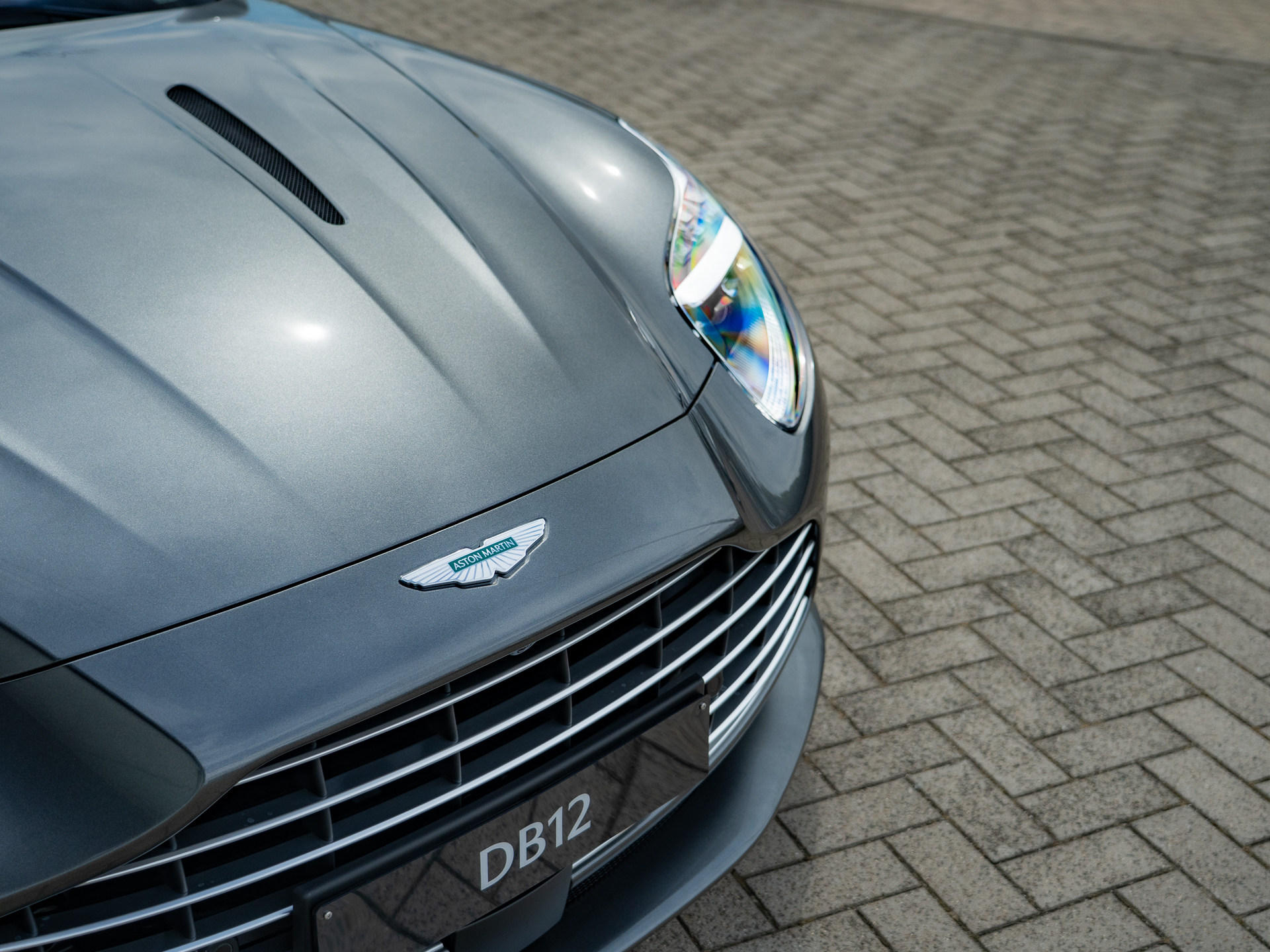 Ready2Drive DB12 Coupe Magnetic Silver - 10