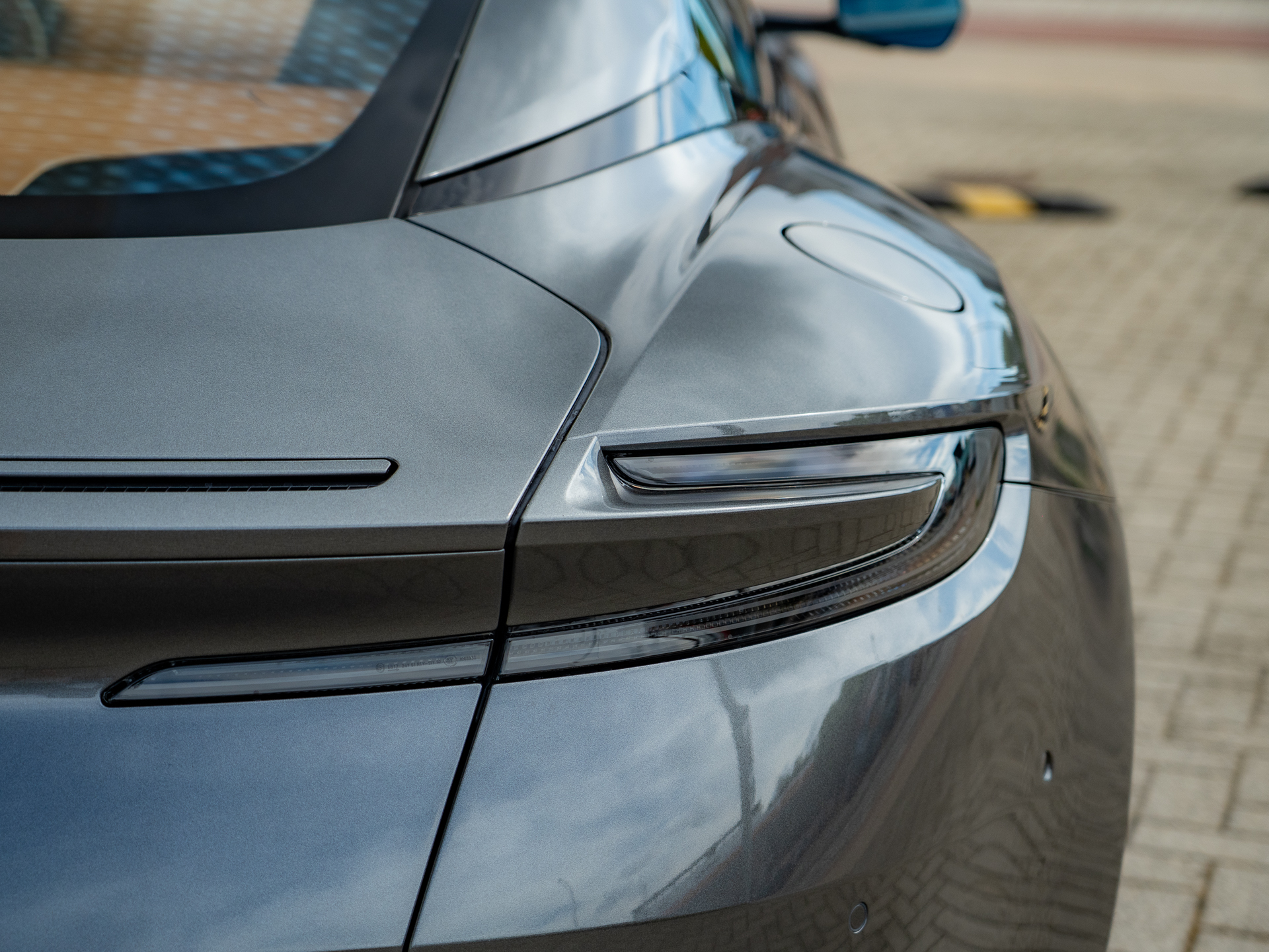 Ready2Drive DB12 Coupe Magnetic Silver - 14