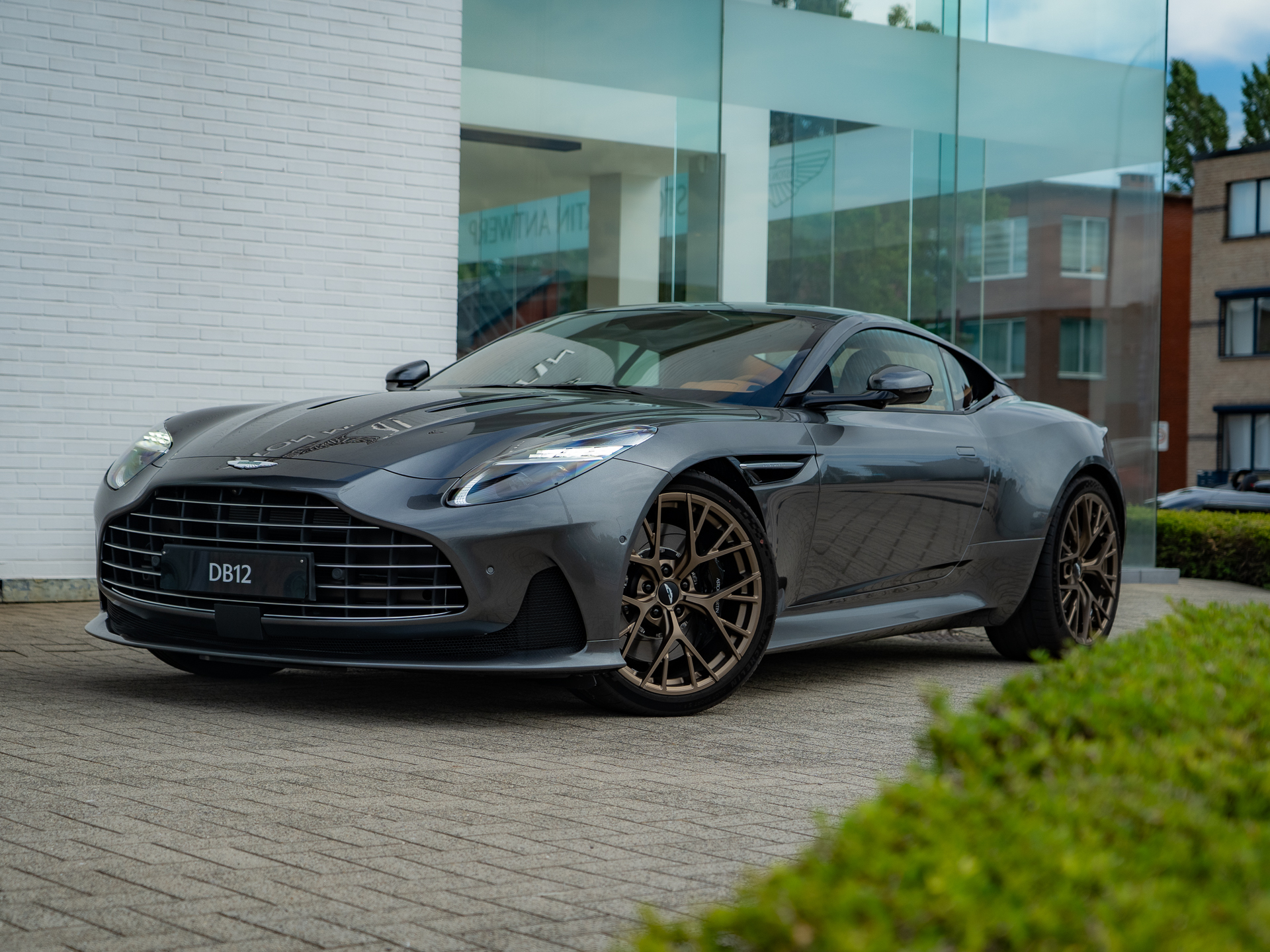 Ready2Drive DB12 Coupe Magnetic Silver