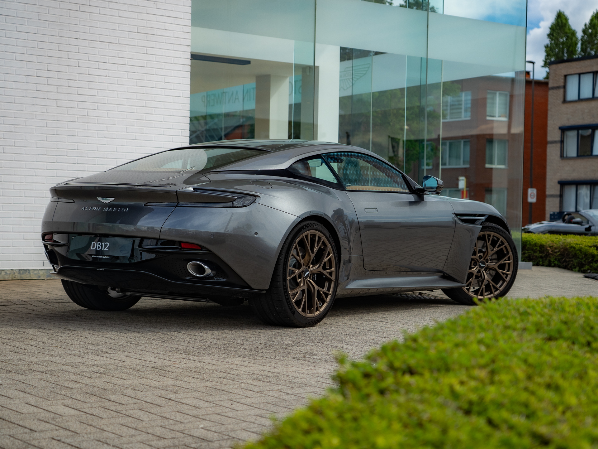 Ready2Drive DB12 Coupe Magnetic Silver - 1