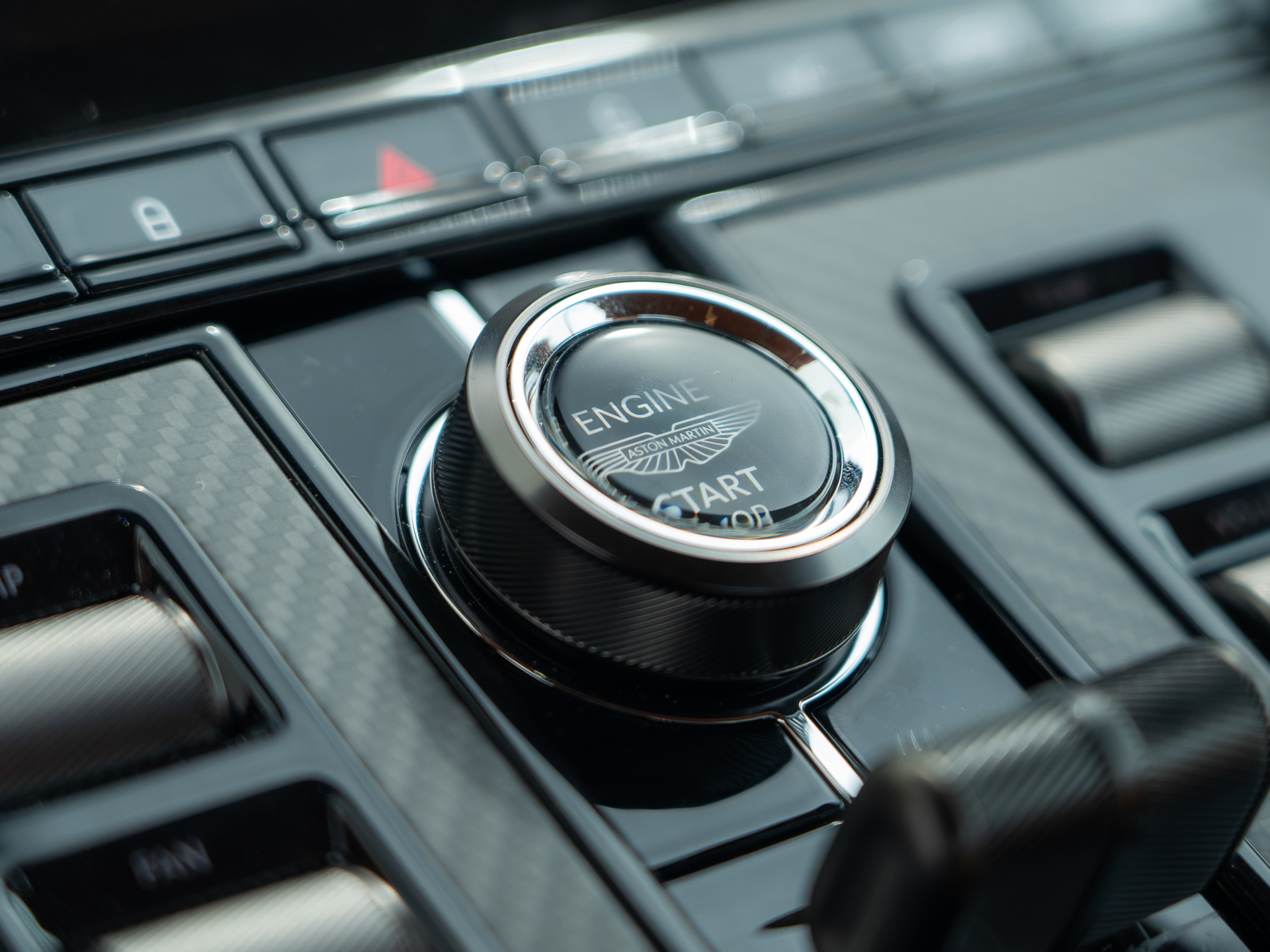 Ready2Drive DB12 Coupe Magnetic Silver - 58