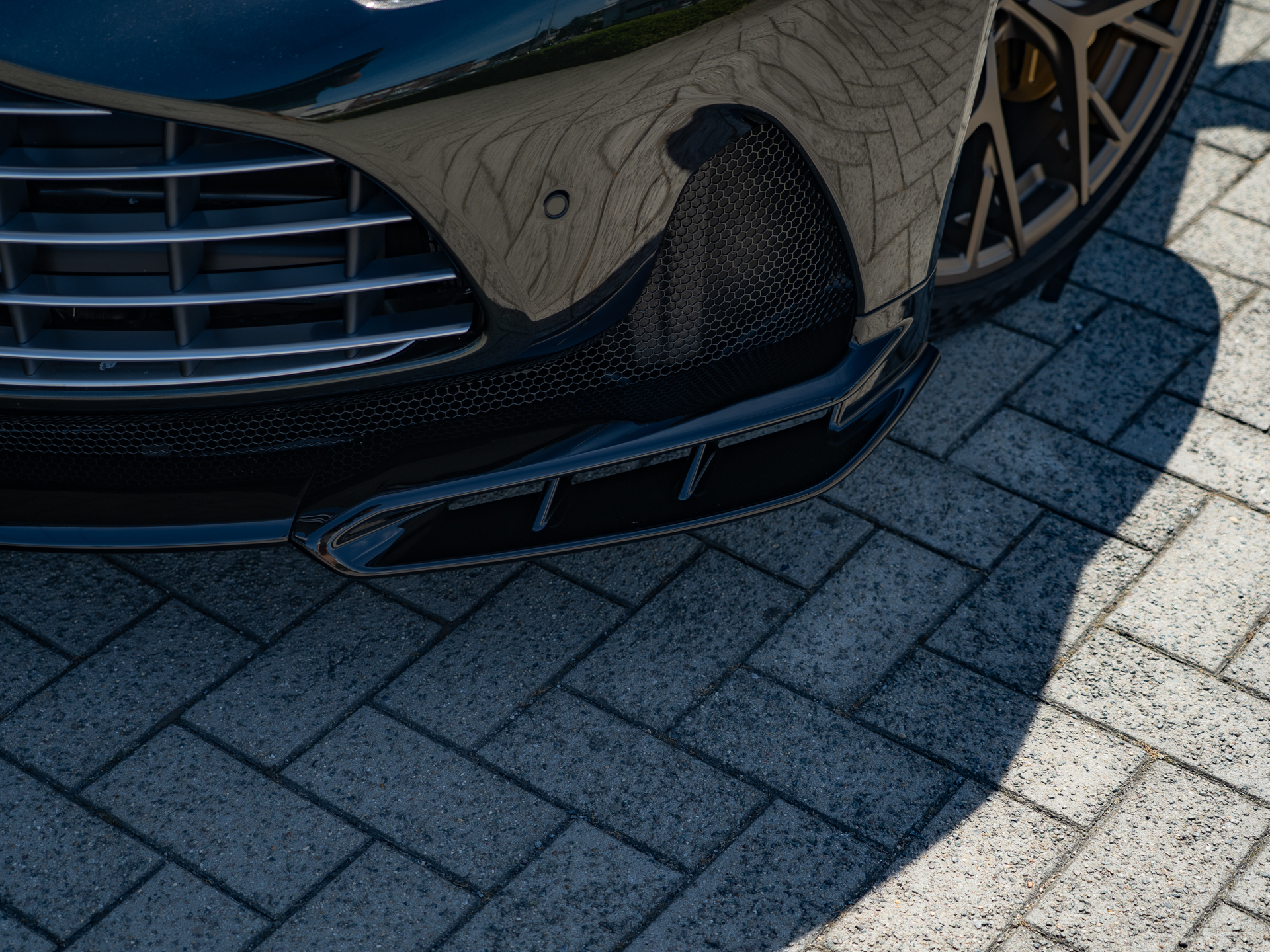 Ready2Drive DB12 Coupe Minotaur Green - 10
